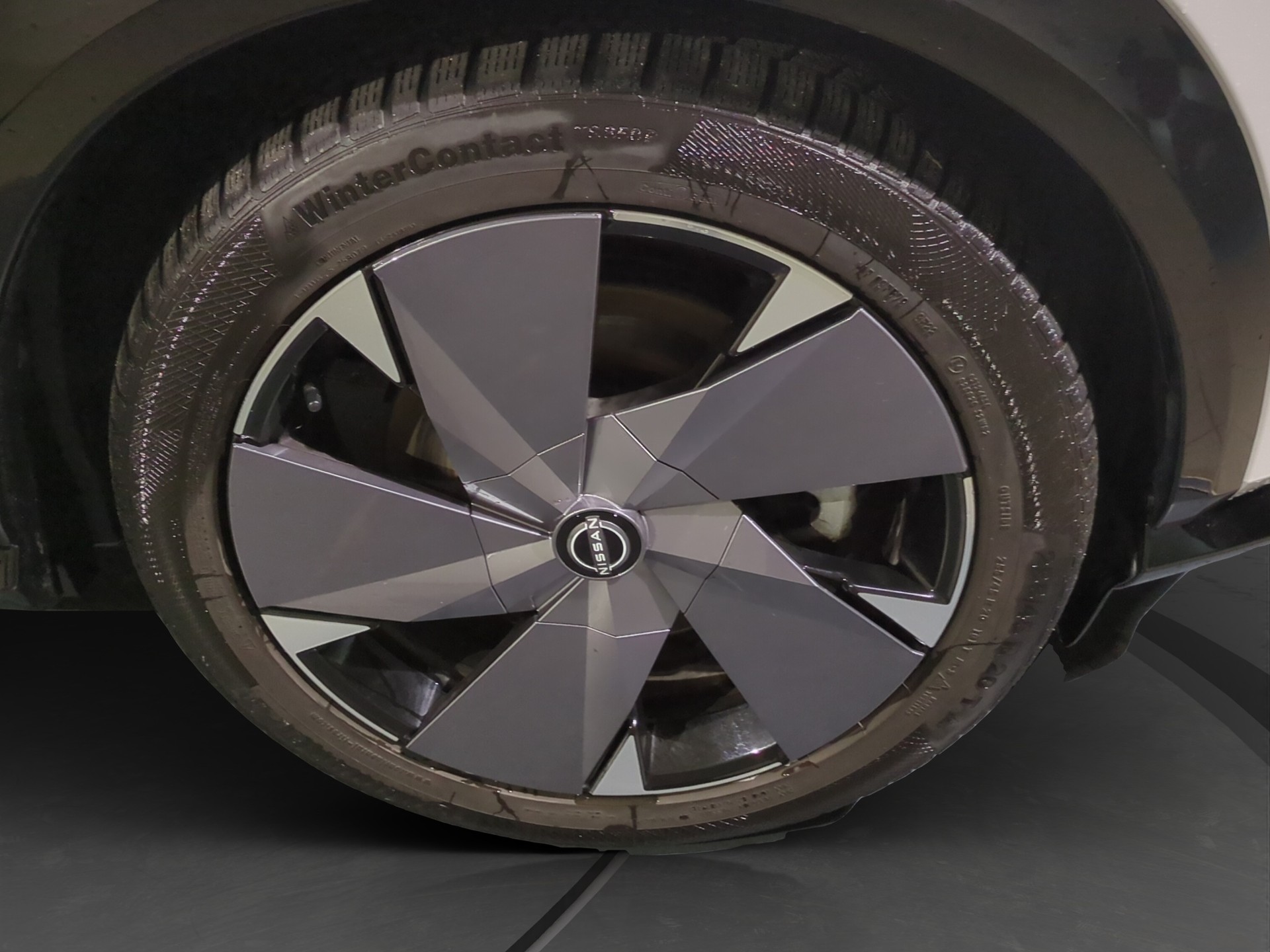 NISSAN Ariya 87 kWh e-4orce Evolve400 Allrad-image-17