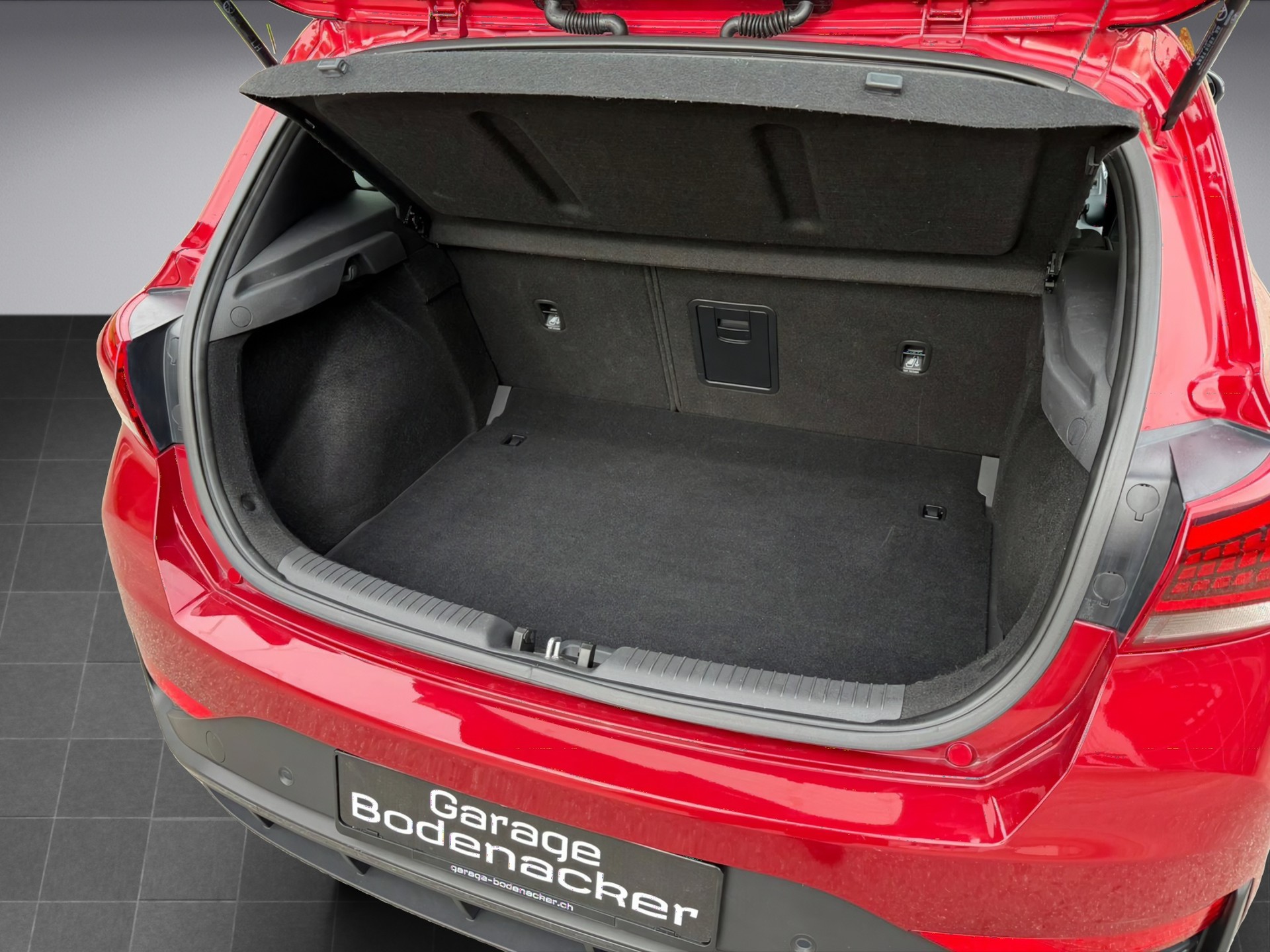 HYUNDAI i30 1.5 T-GDi N Line Lux.pack 48V MH iMT-image-18