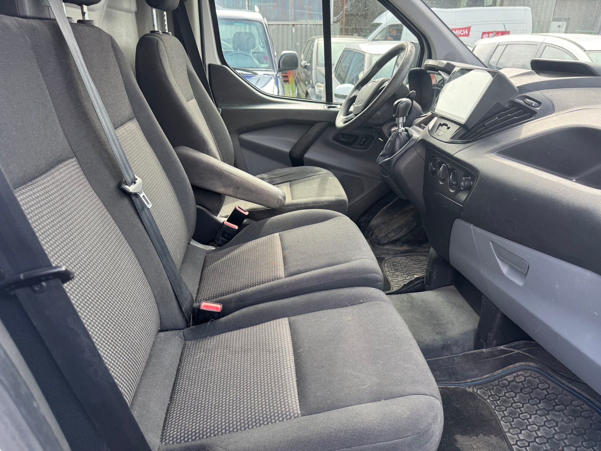 FORD Transit Custom Van 250 L1H1 Startup-image-6