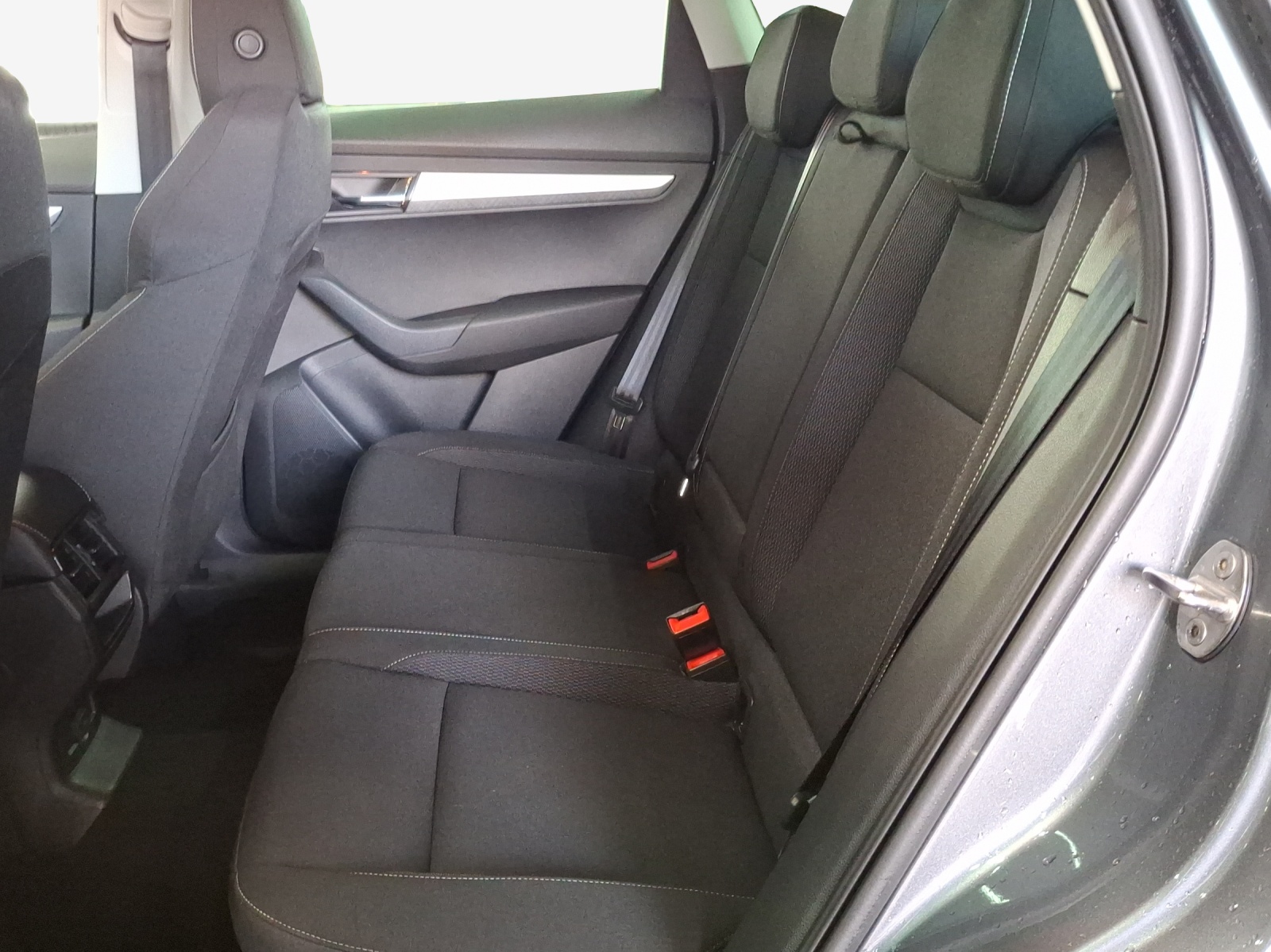 SKODA Karoq 2.0 TDI CR Selection 4x4 DSG-image-11