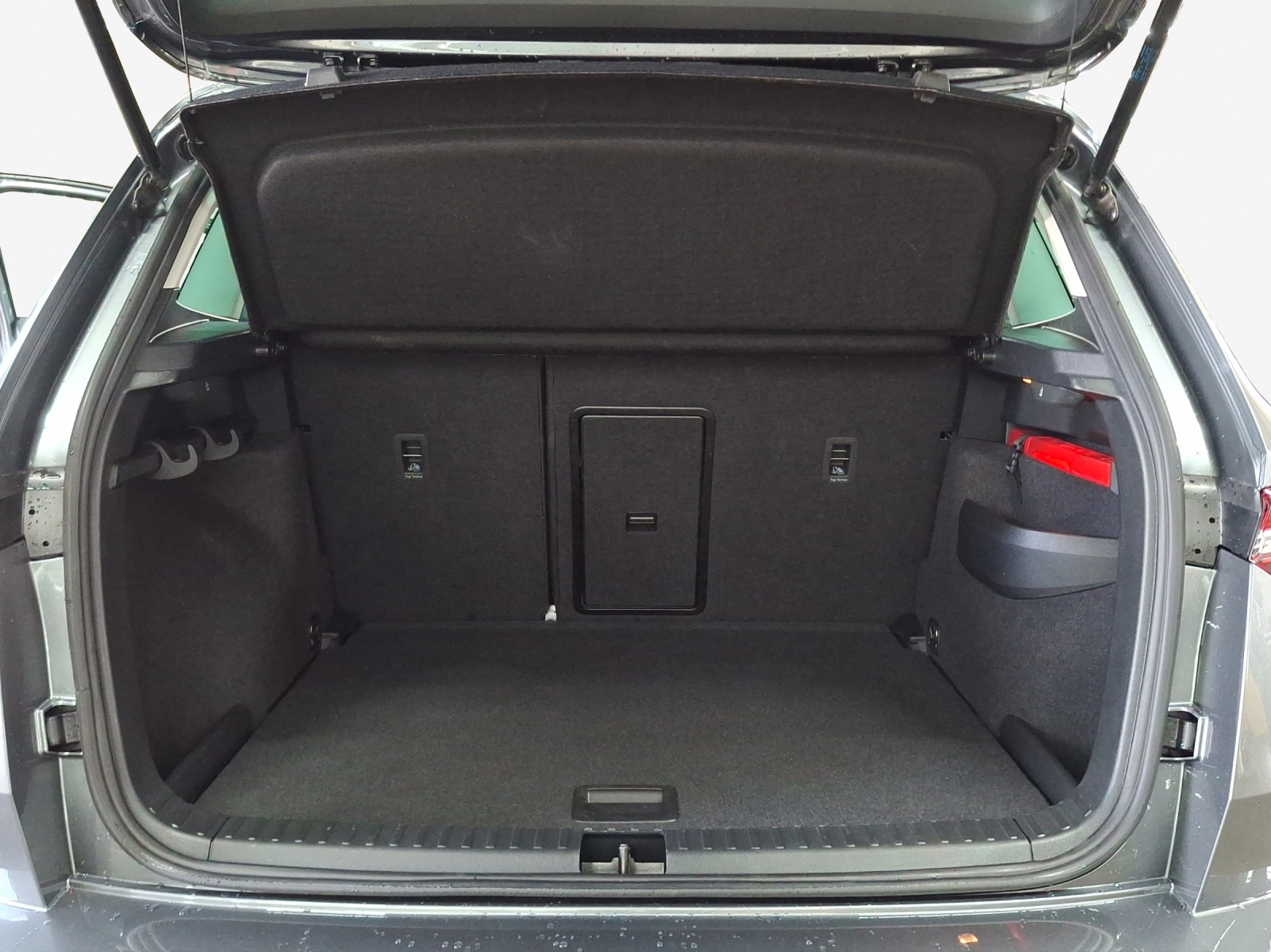 SKODA Karoq 2.0 TDI CR Selection 4x4 DSG-image-12