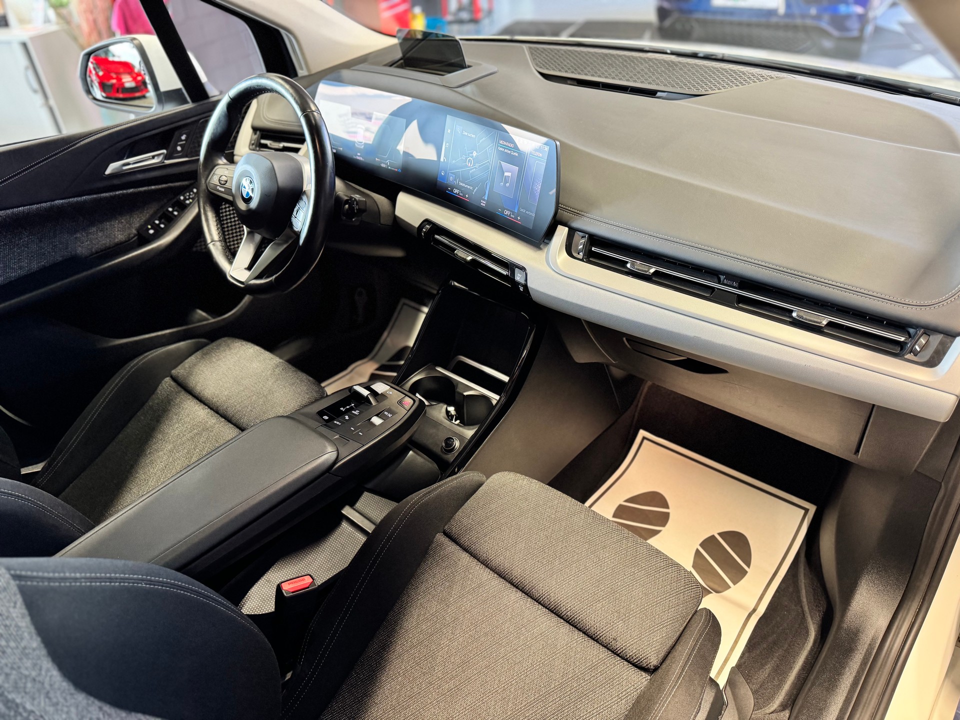 BMW 223d Active Tourer xDrive DKG-image-9