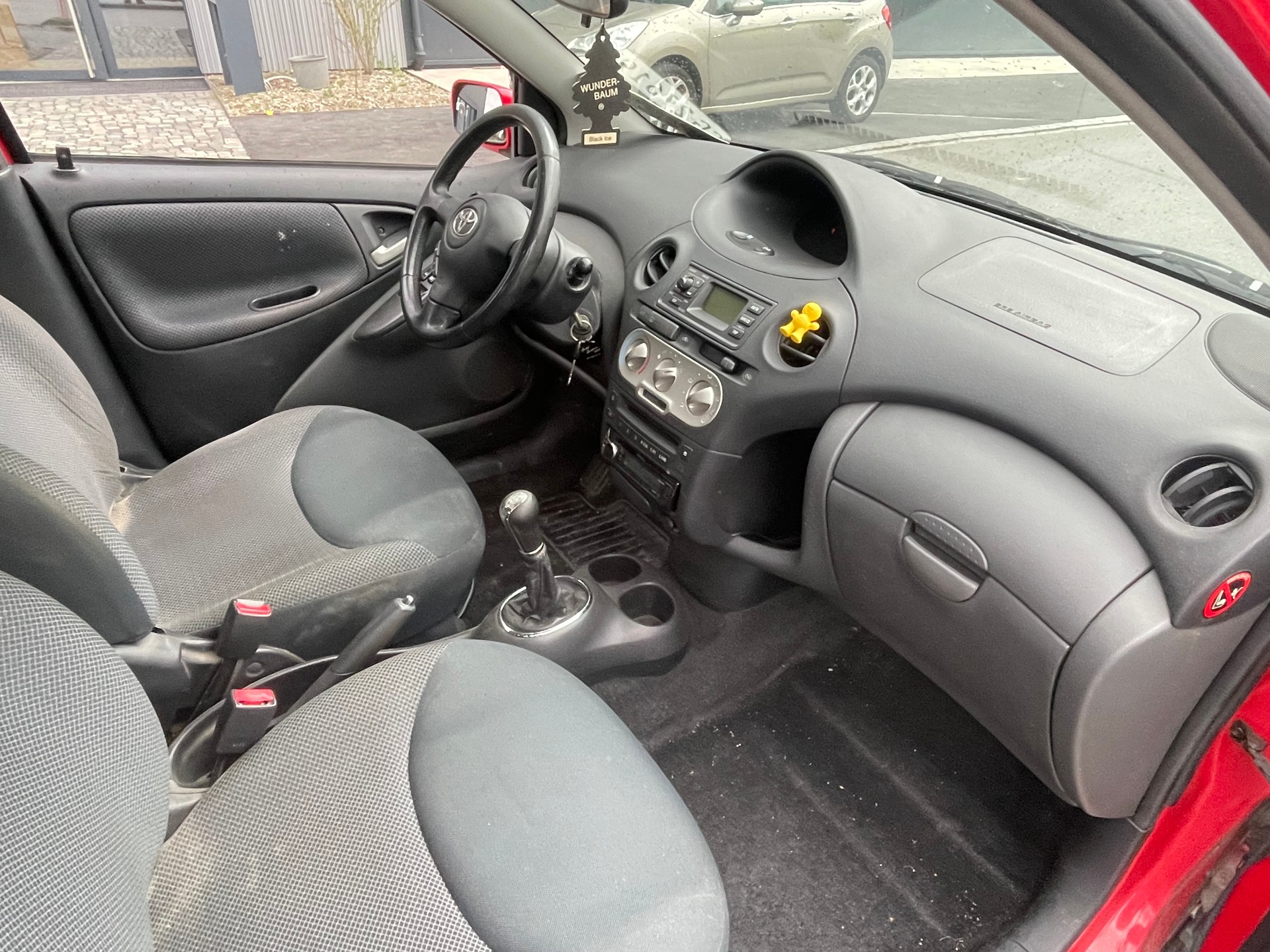 TOYOTA Yaris 1.4 D-4D Linea Luna-image-10