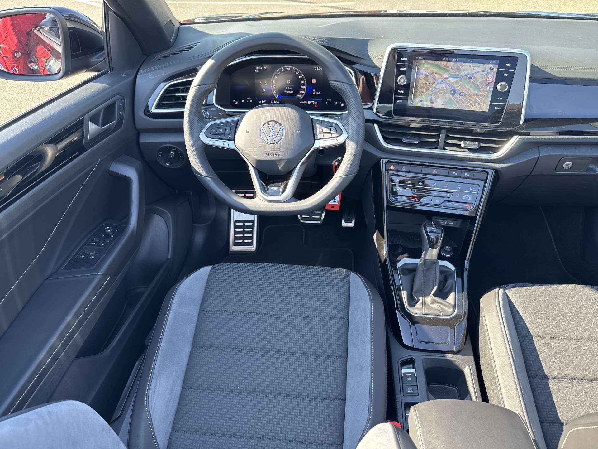 VW T-Roc Cabriolet 1.5 TSi EVO R-Line DSG-Automat-image-4