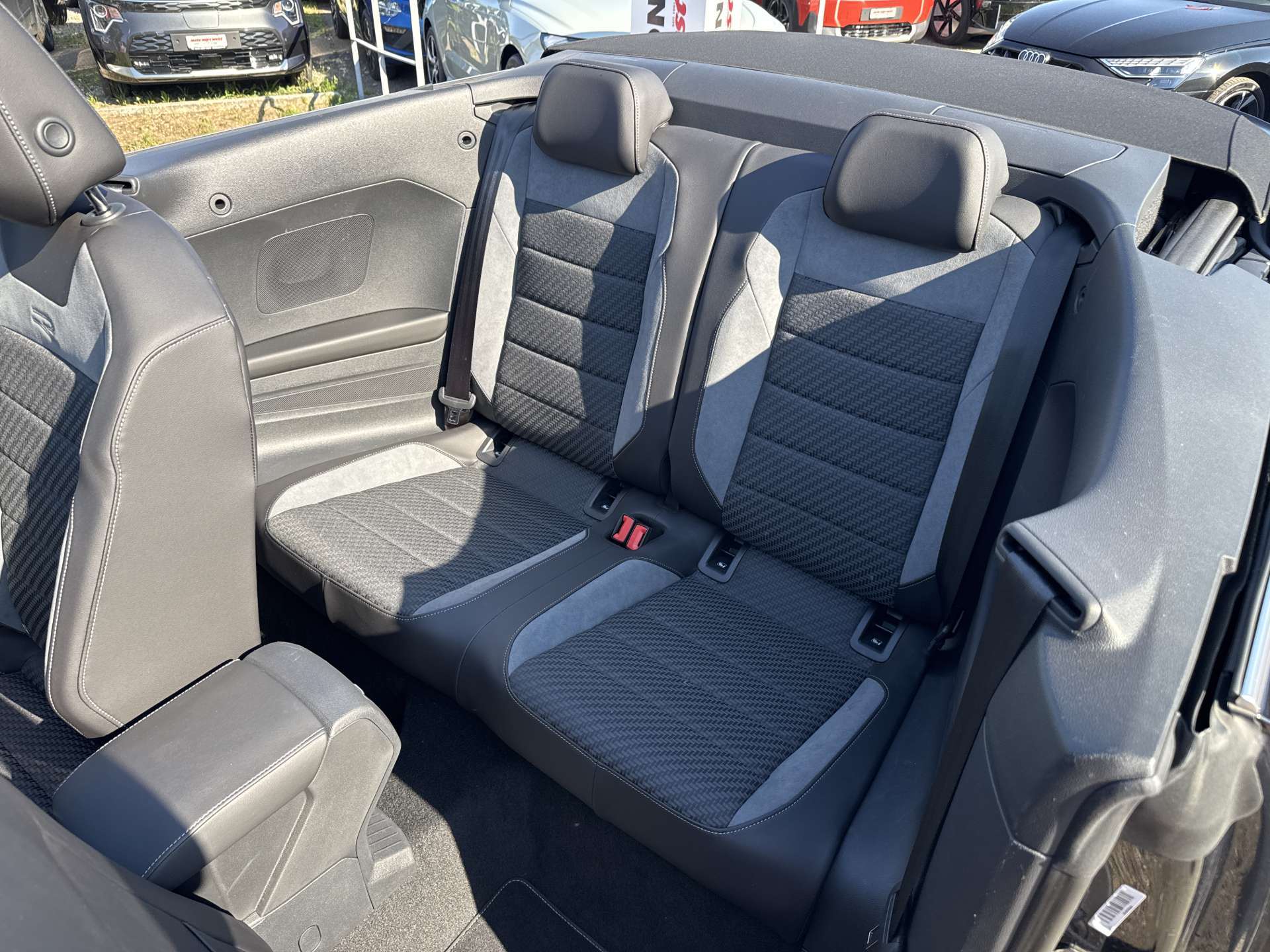 VW T-Roc Cabriolet 1.5 TSi EVO R-Line DSG-Automat-image-6