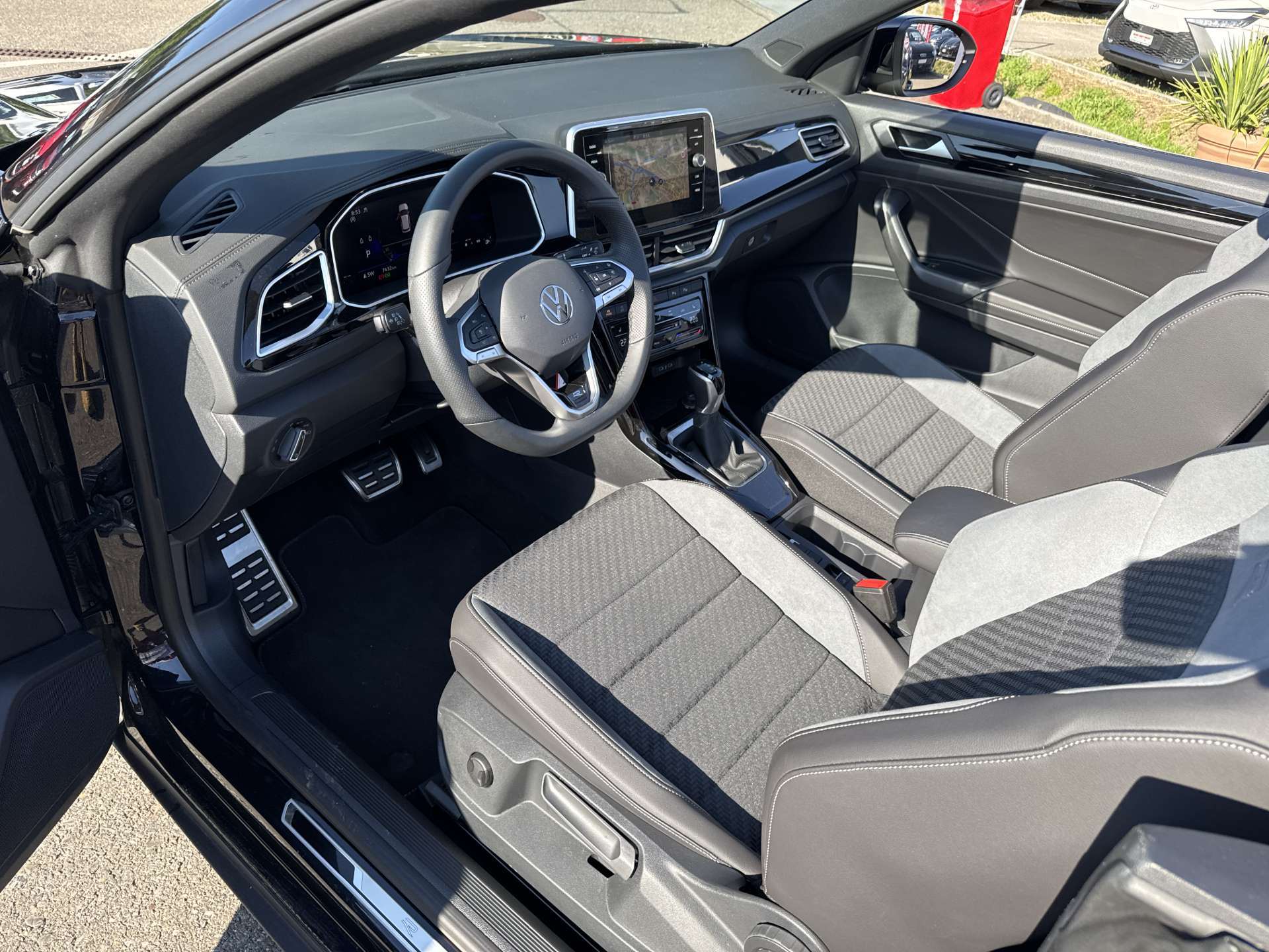 VW T-Roc Cabriolet 1.5 TSi EVO R-Line DSG-Automat-image-5