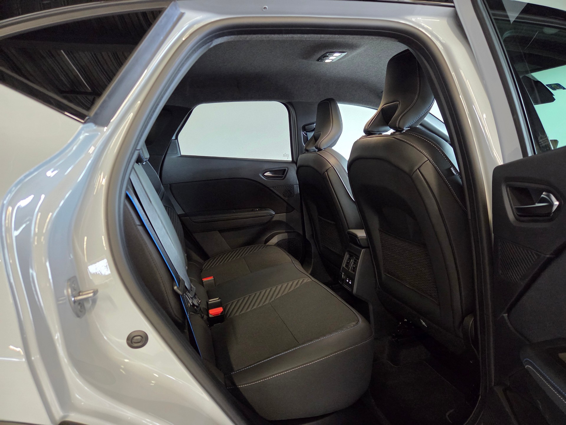 RENAULT Captur 1.6 E-Tech esprit Alpine-image-21