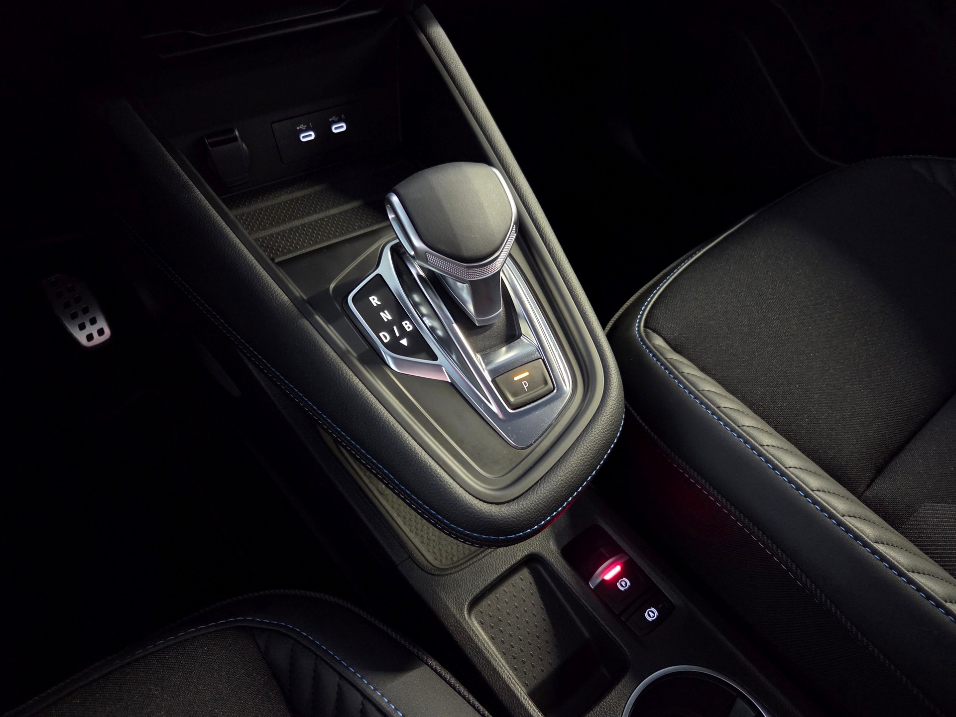 RENAULT Captur 1.6 E-Tech esprit Alpine-image-18