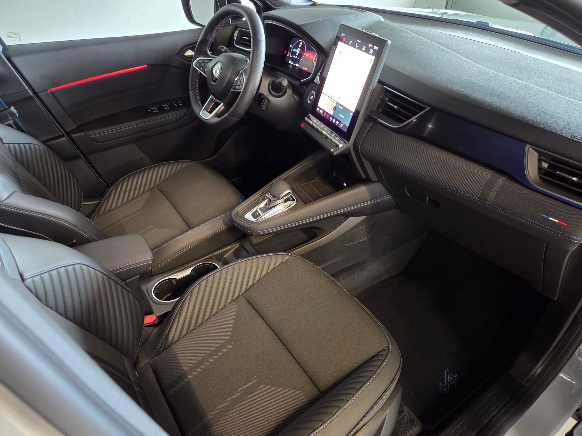 RENAULT Captur 1.6 E-Tech esprit Alpine-image-12