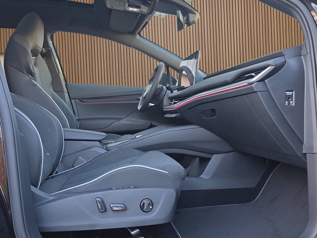 SKODA Enyaq IV 85x SportLine 4x4 MAXX-image-13