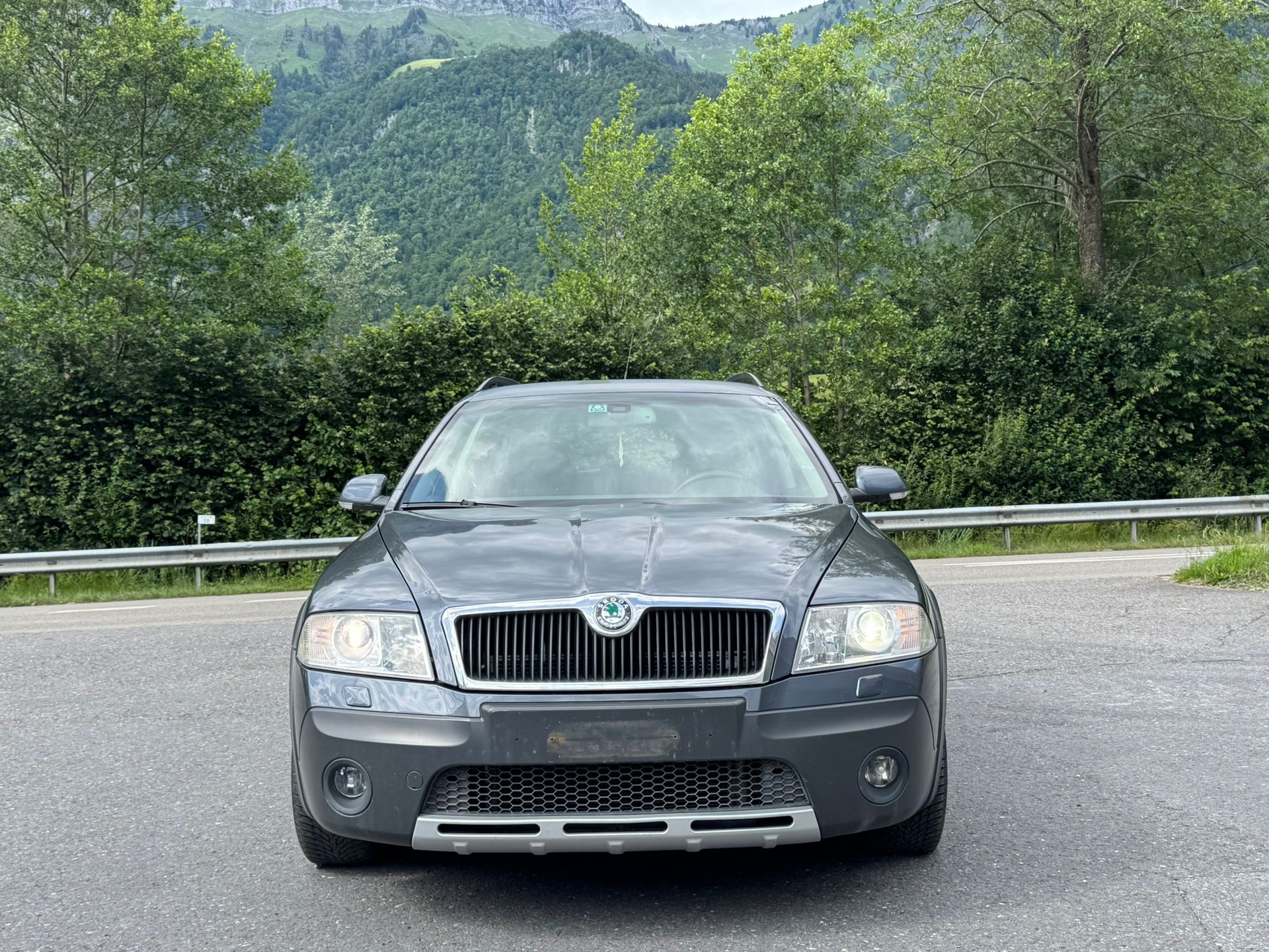 SKODA Octavia Scout 2.0 TDI 4x4-image-0