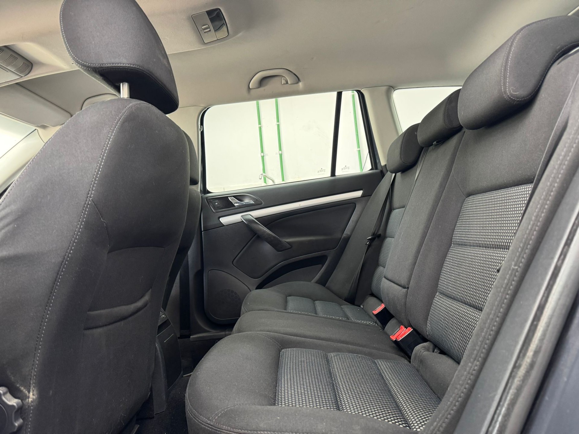 SKODA Octavia Scout 2.0 TDI 4x4-image-13