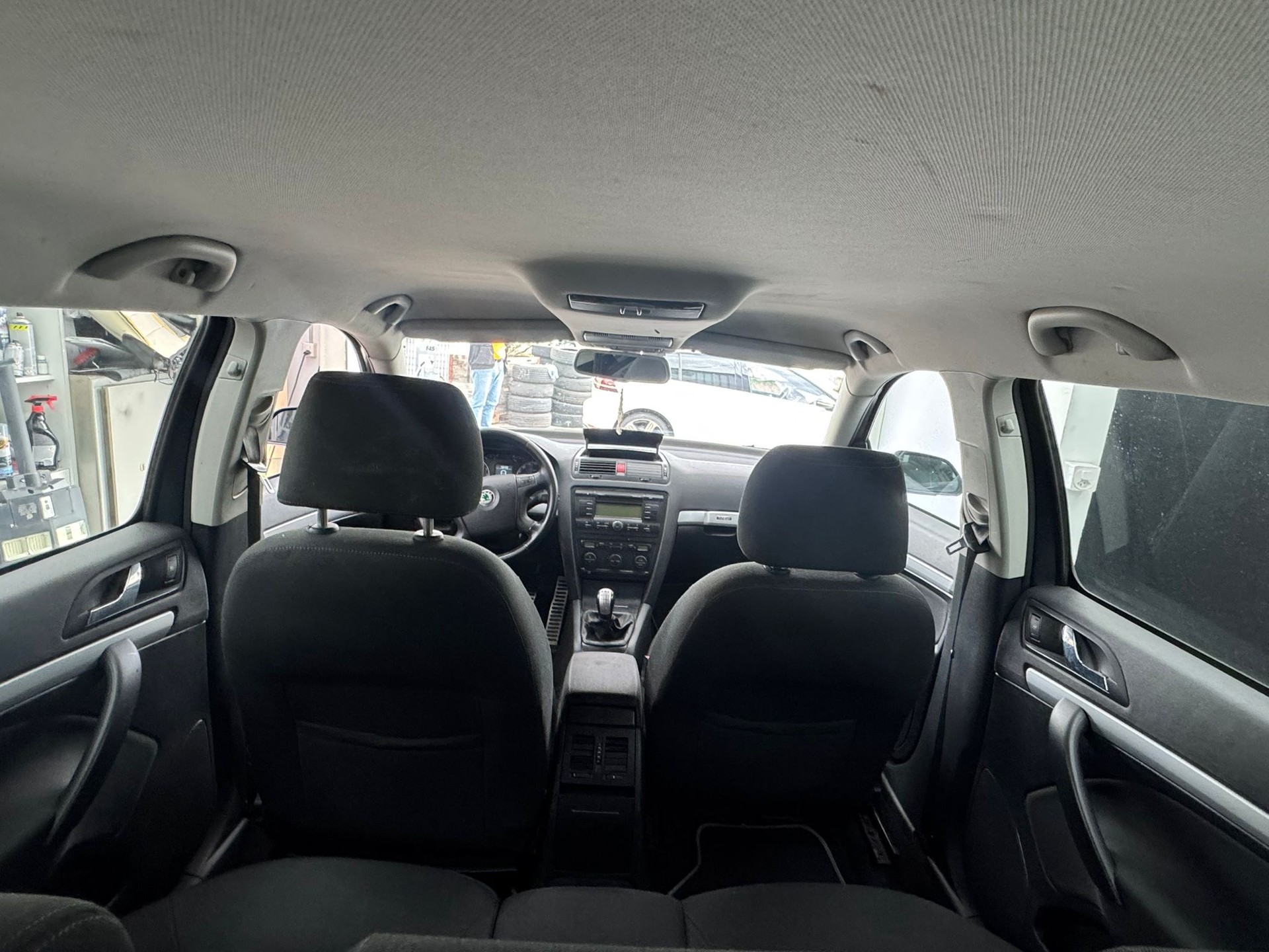 SKODA Octavia Scout 2.0 TDI 4x4-image-6