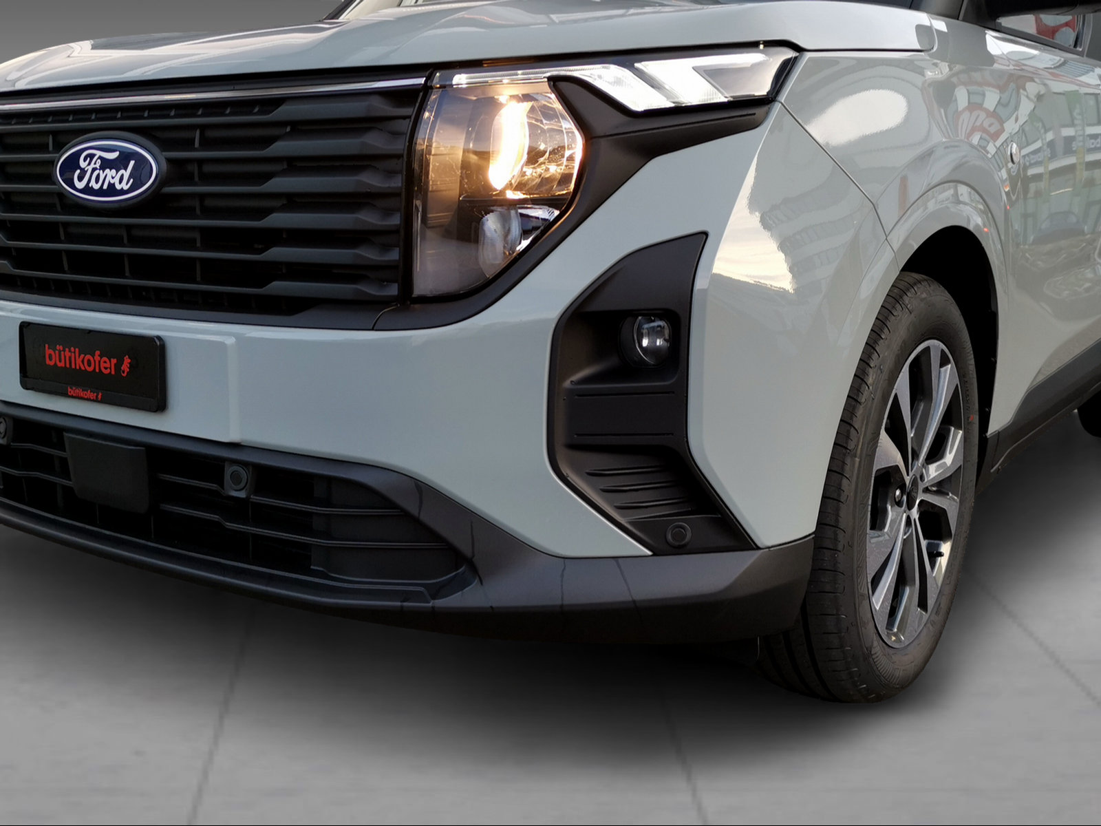FORD Tourneo Courier 1.0 EcoBoost Titanium-image-9