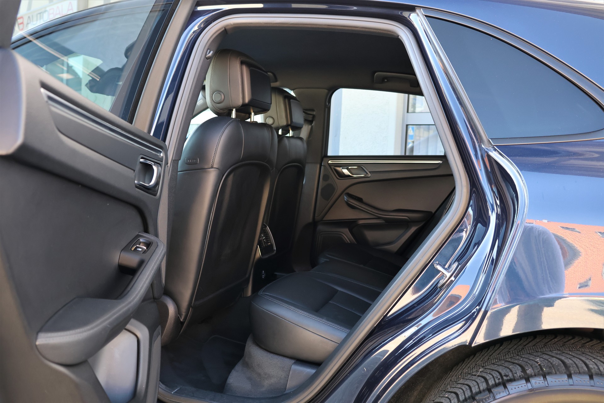 PORSCHE Macan PDK (CH)-image-10