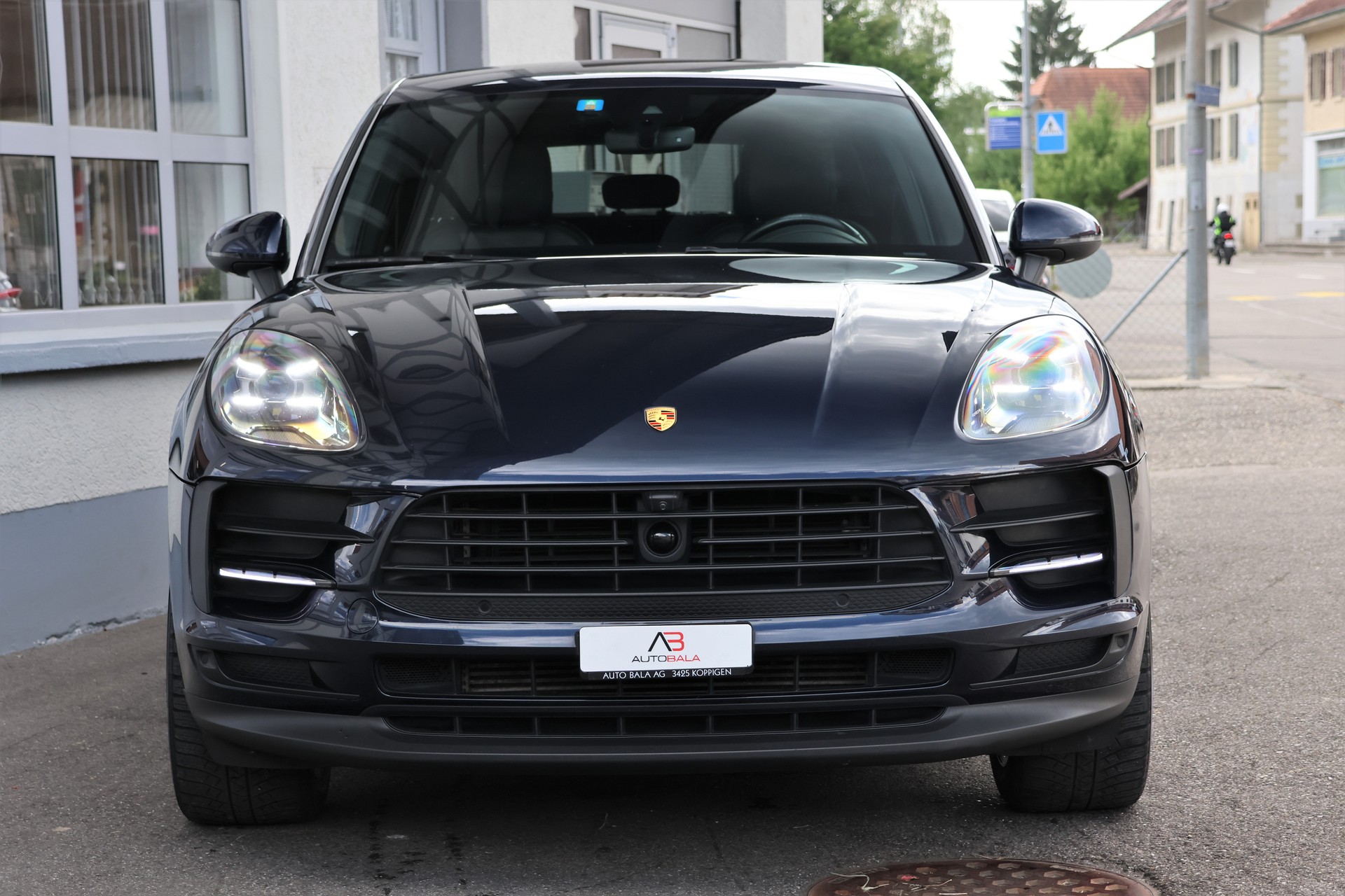 PORSCHE Macan PDK (CH)-image-1
