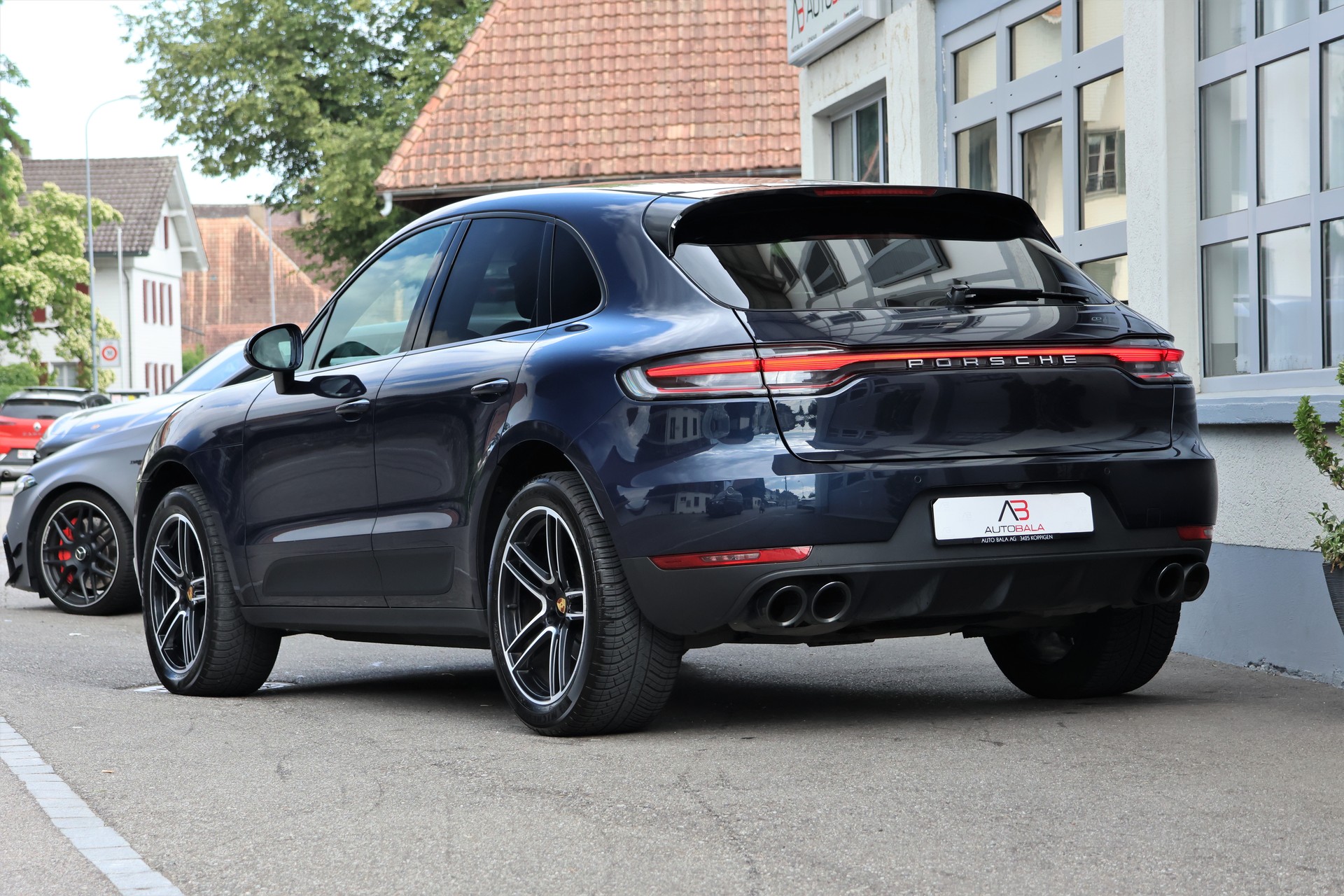 PORSCHE Macan PDK (CH)-image-2