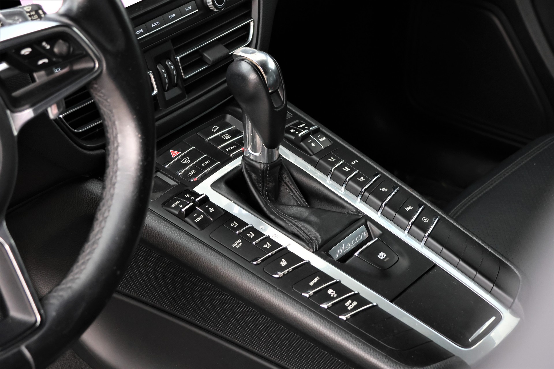 PORSCHE Macan PDK (CH)-image-9