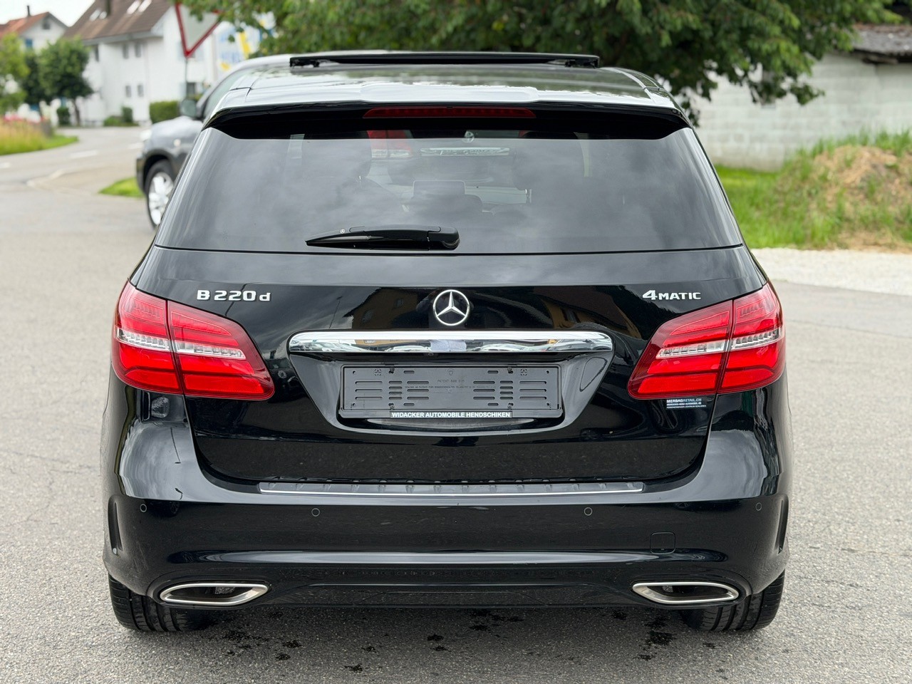 MERCEDES-BENZ B 220 CDI AMG Line 4Matic 7G-DCT-image-4