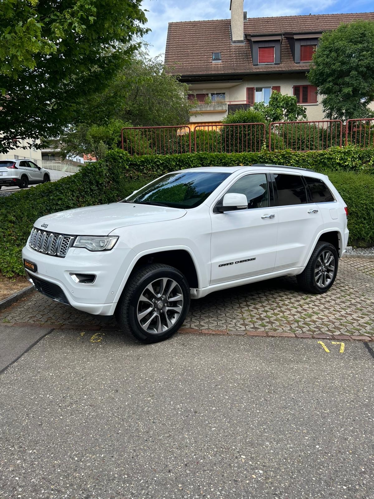 JEEP Grand Cherokee 3.0 CRD Overland Automatic-image-2