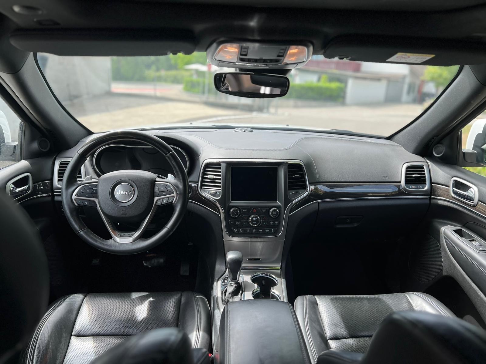 JEEP Grand Cherokee 3.0 CRD Overland Automatic-image-5