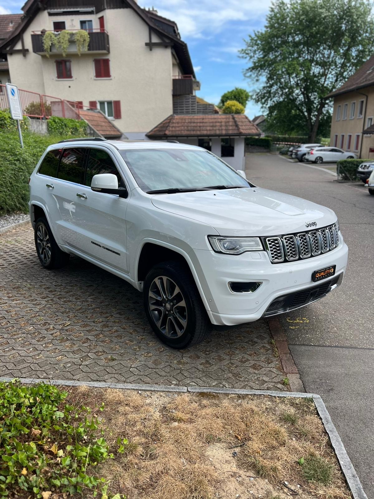 JEEP Grand Cherokee 3.0 CRD Overland Automatic-image-1