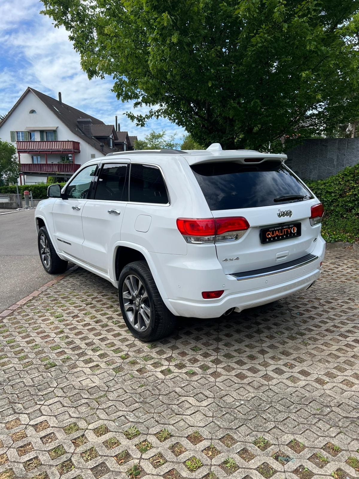 JEEP Grand Cherokee 3.0 CRD Overland Automatic-image-3