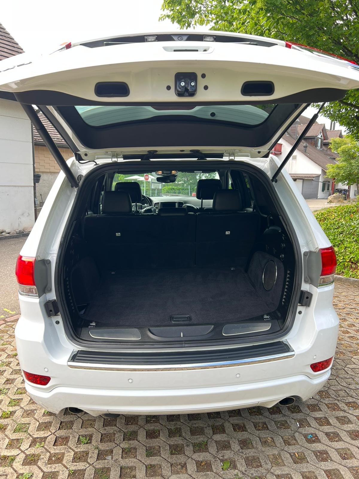 JEEP Grand Cherokee 3.0 CRD Overland Automatic-image-7