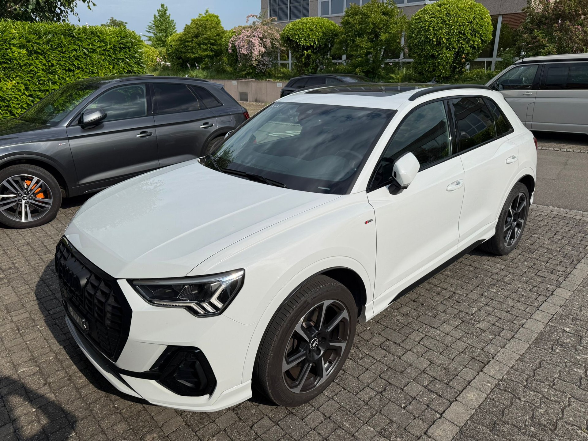 AUDI Q3 40 TFSI S line quattro S-tronic-image-0