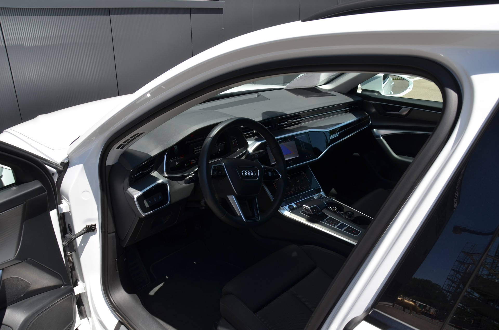 AUDI A6 Avant 40 TDI advanced quattro S-tronic-image-13
