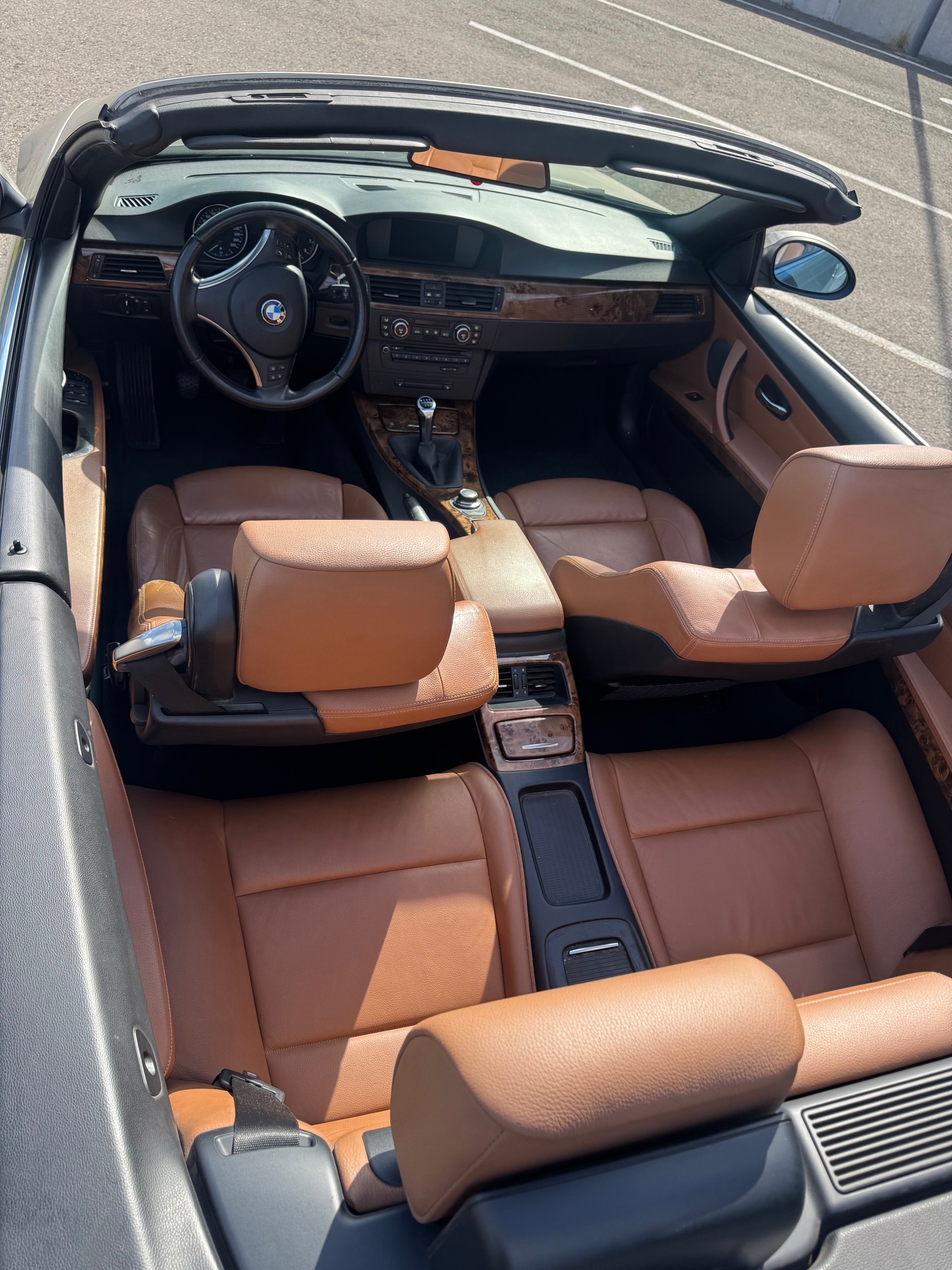 BMW 335i Cabriolet-image-11