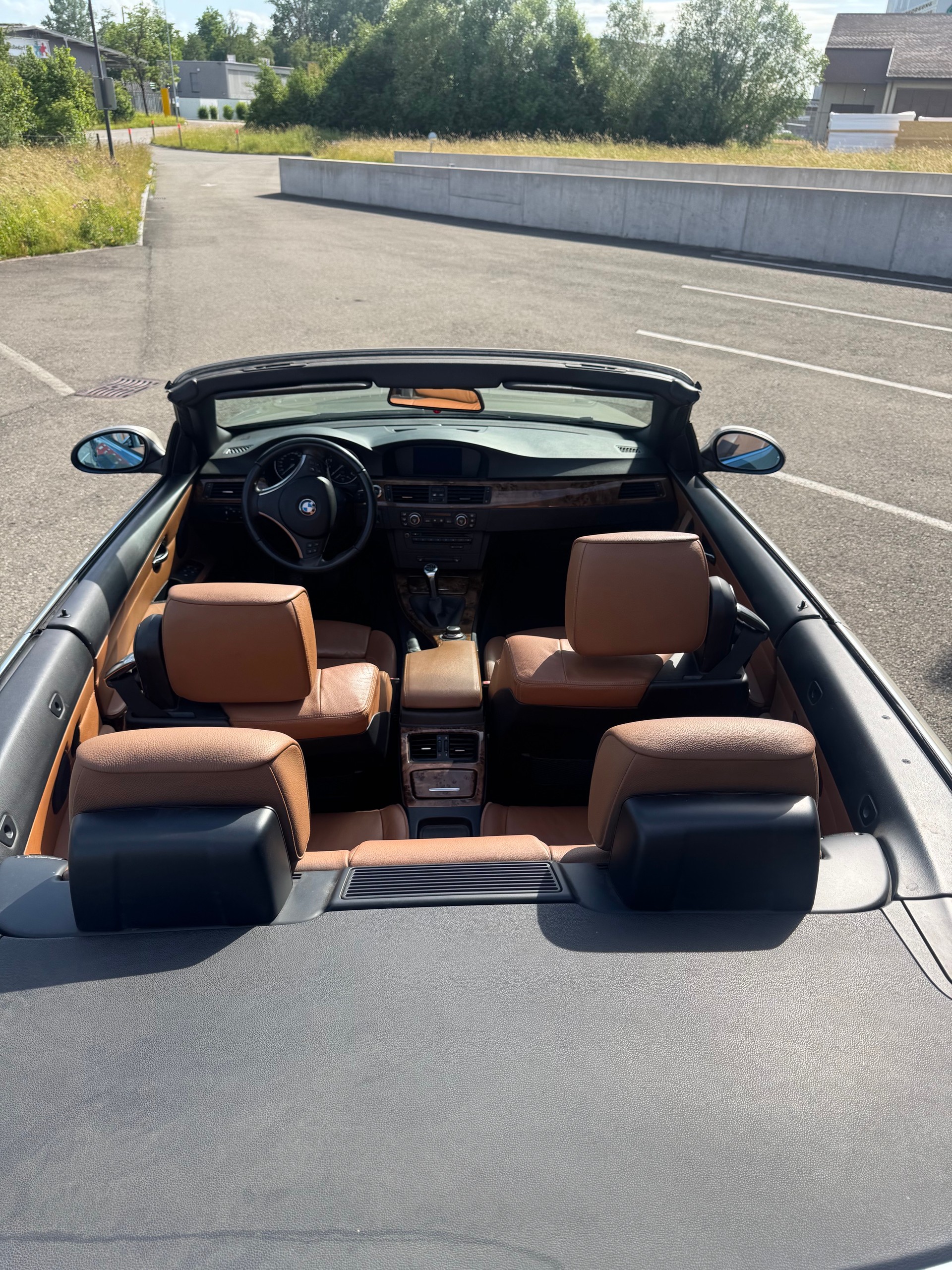 BMW 335i Cabriolet-image-14