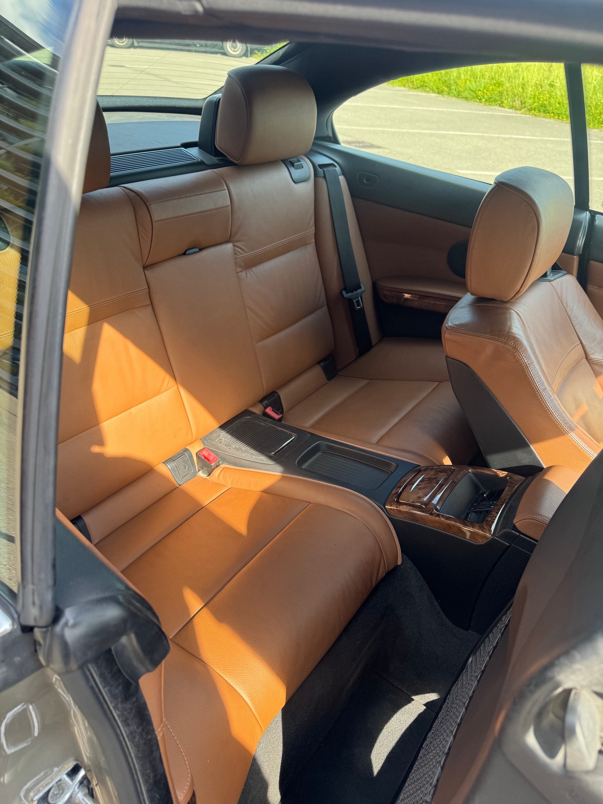 BMW 335i Cabriolet-image-9