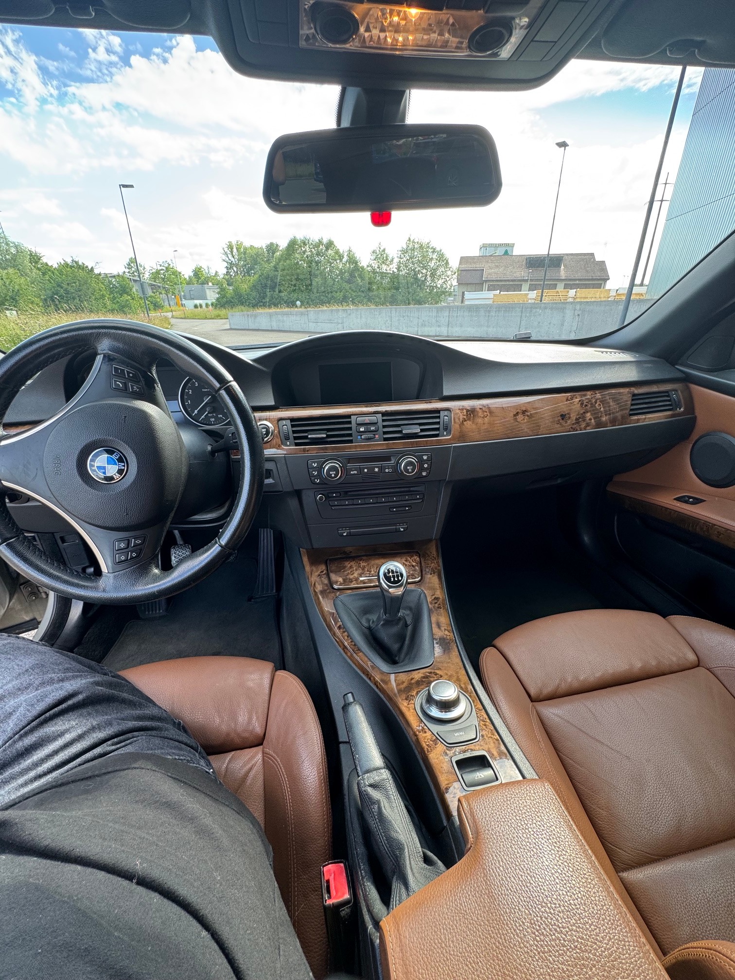 BMW 335i Cabriolet-image-10