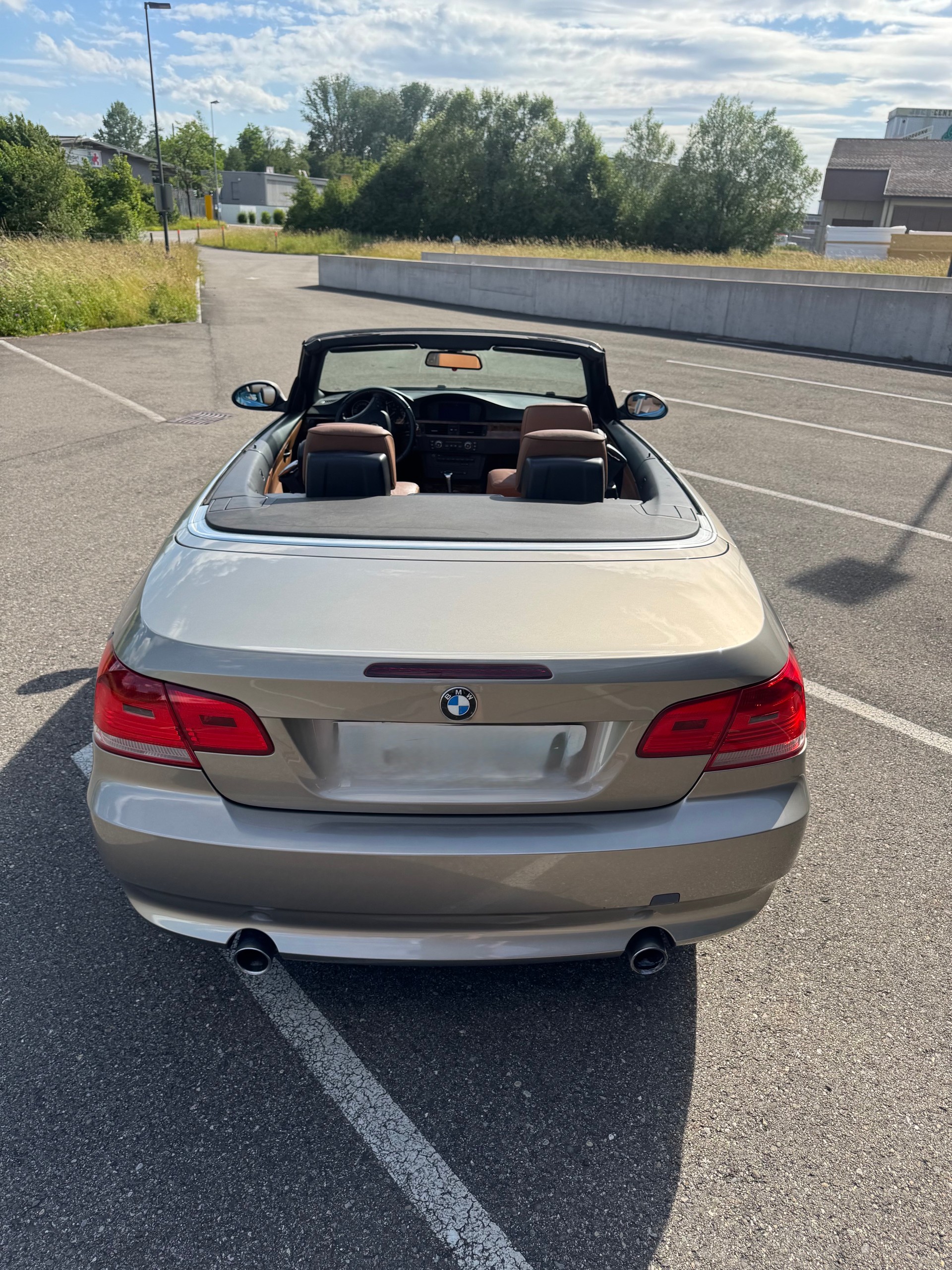 BMW 335i Cabriolet-image-4