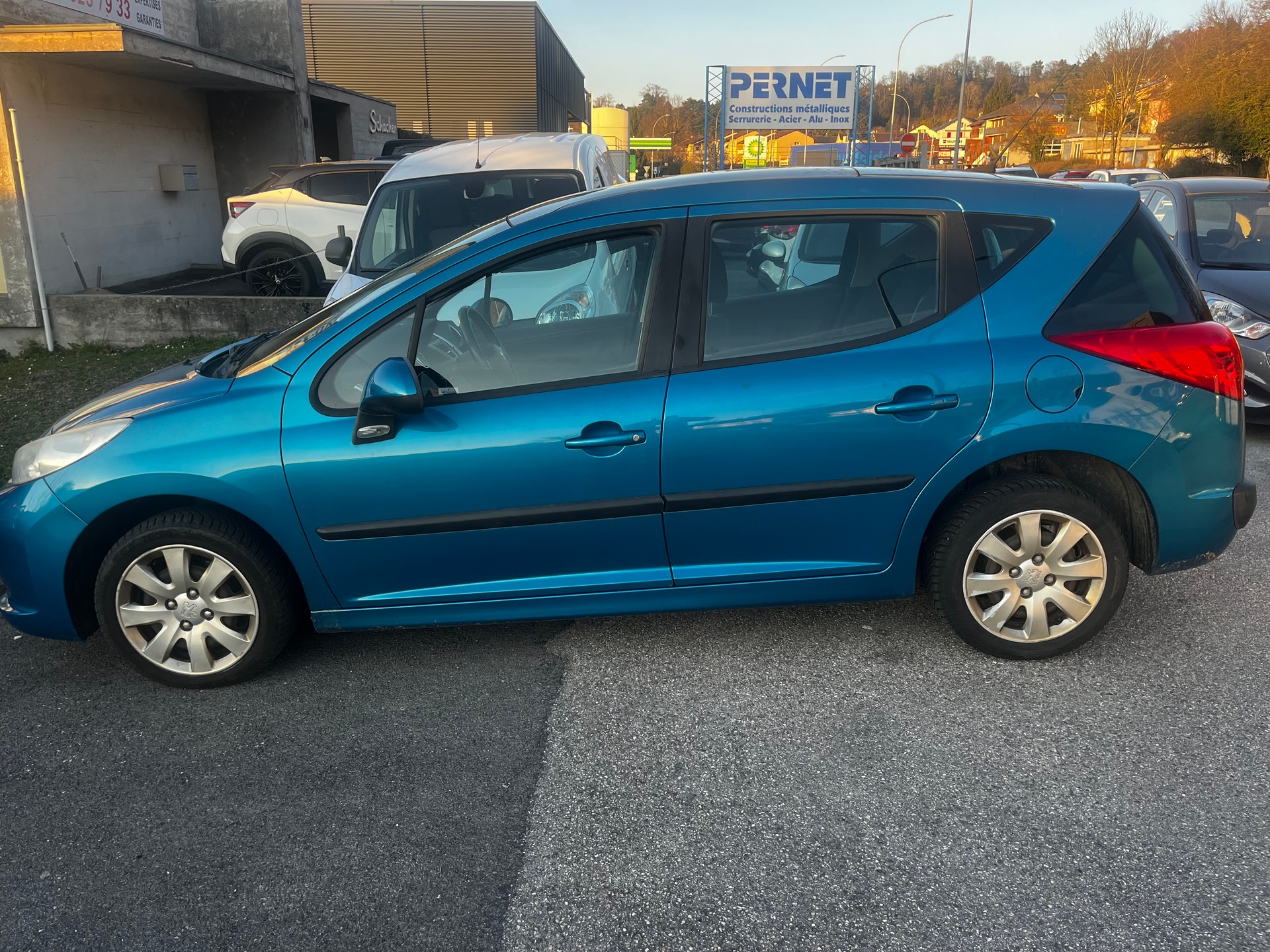PEUGEOT 207 SW 1.4 16V Trendy-image-7