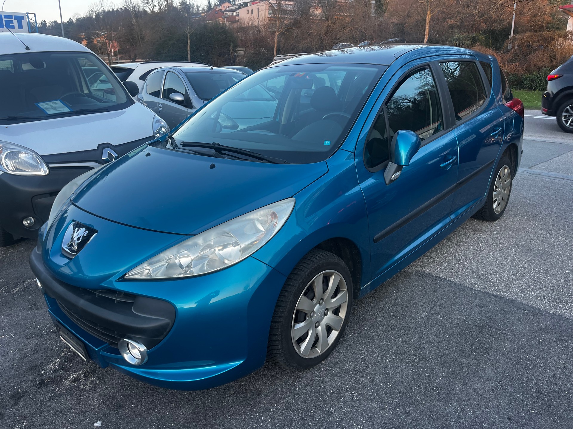 PEUGEOT 207 SW 1.4 16V Trendy-image-4