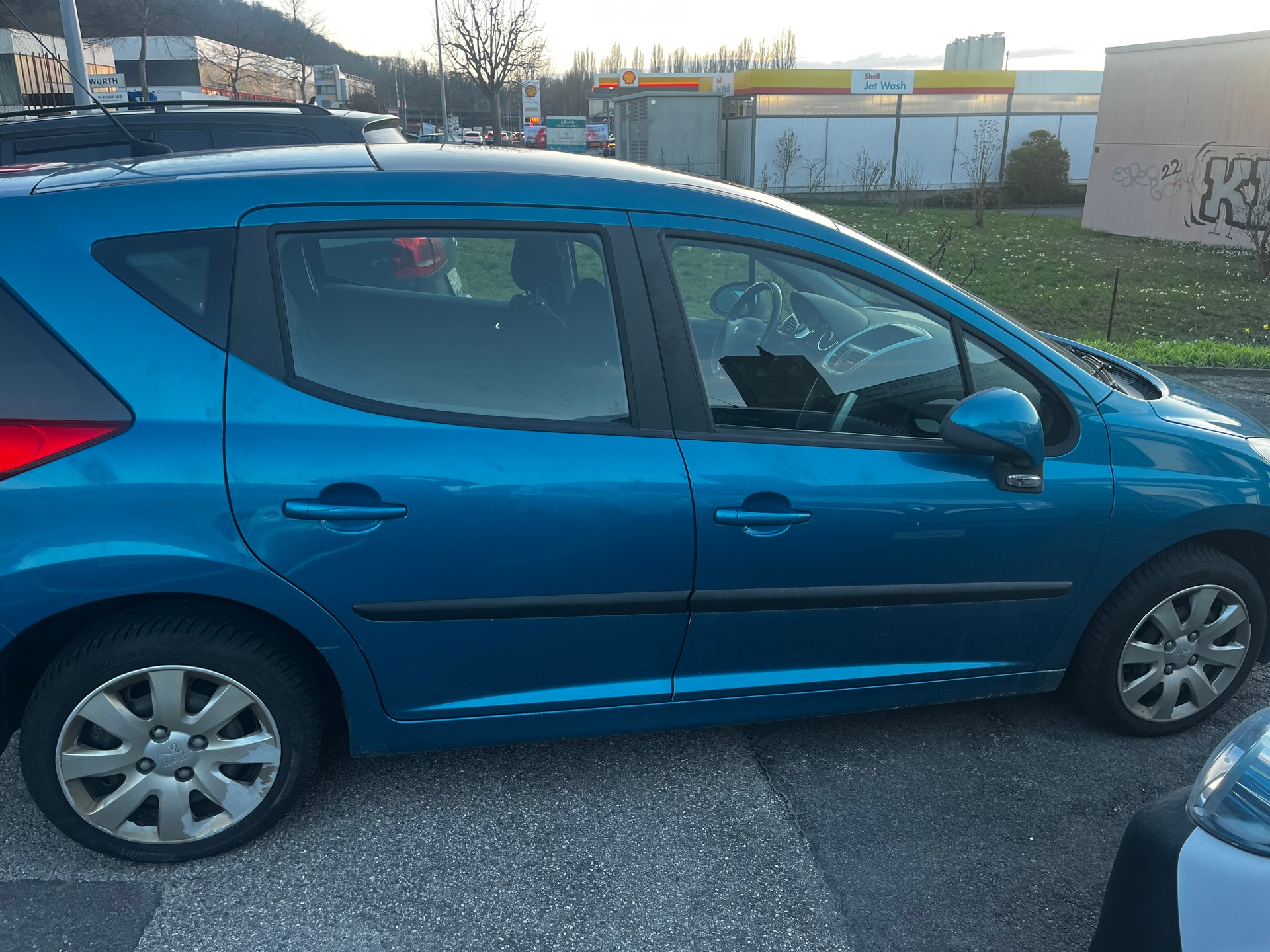 PEUGEOT 207 SW 1.4 16V Trendy-image-2