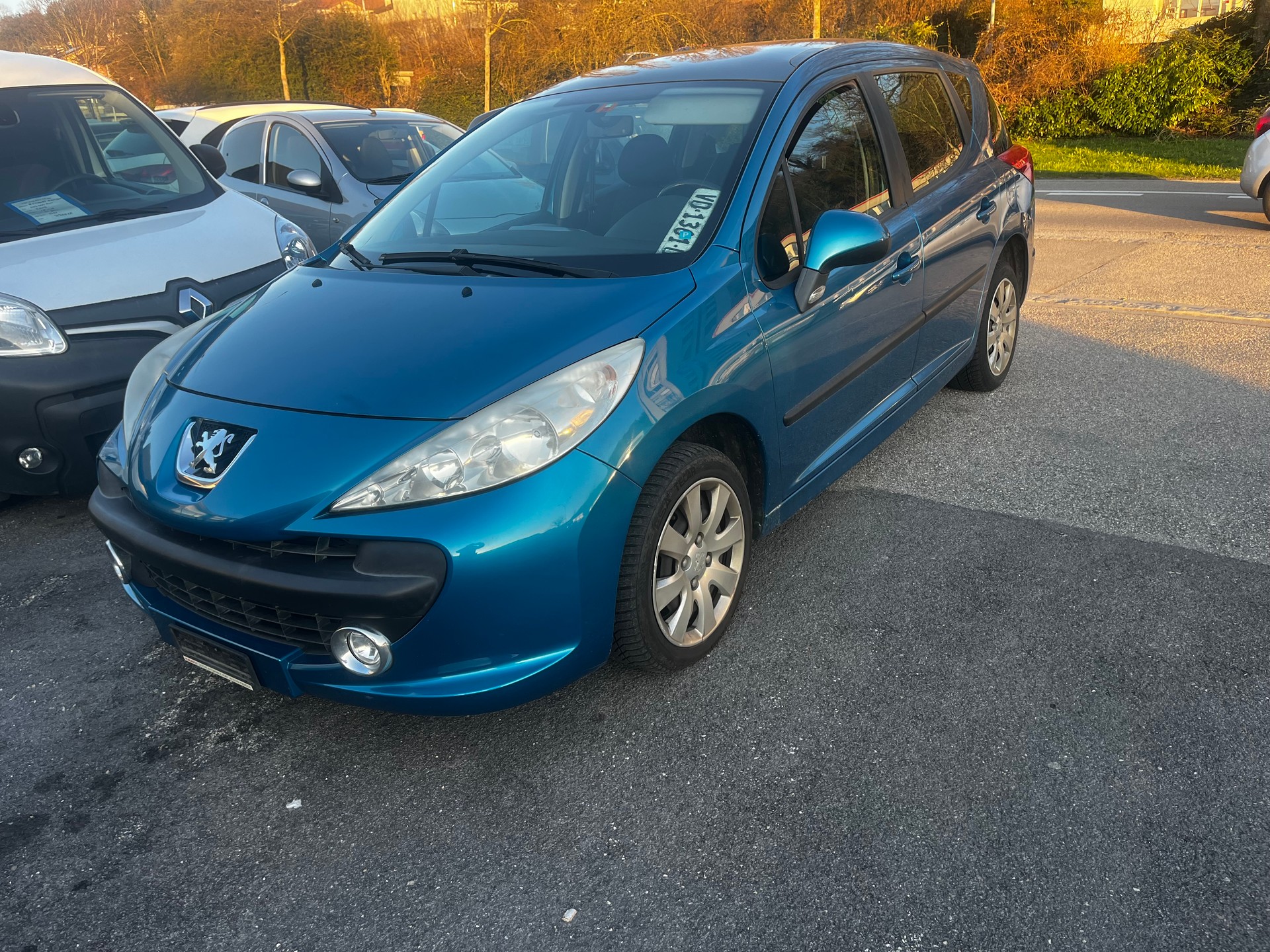 PEUGEOT 207 SW 1.4 16V Trendy-image-6