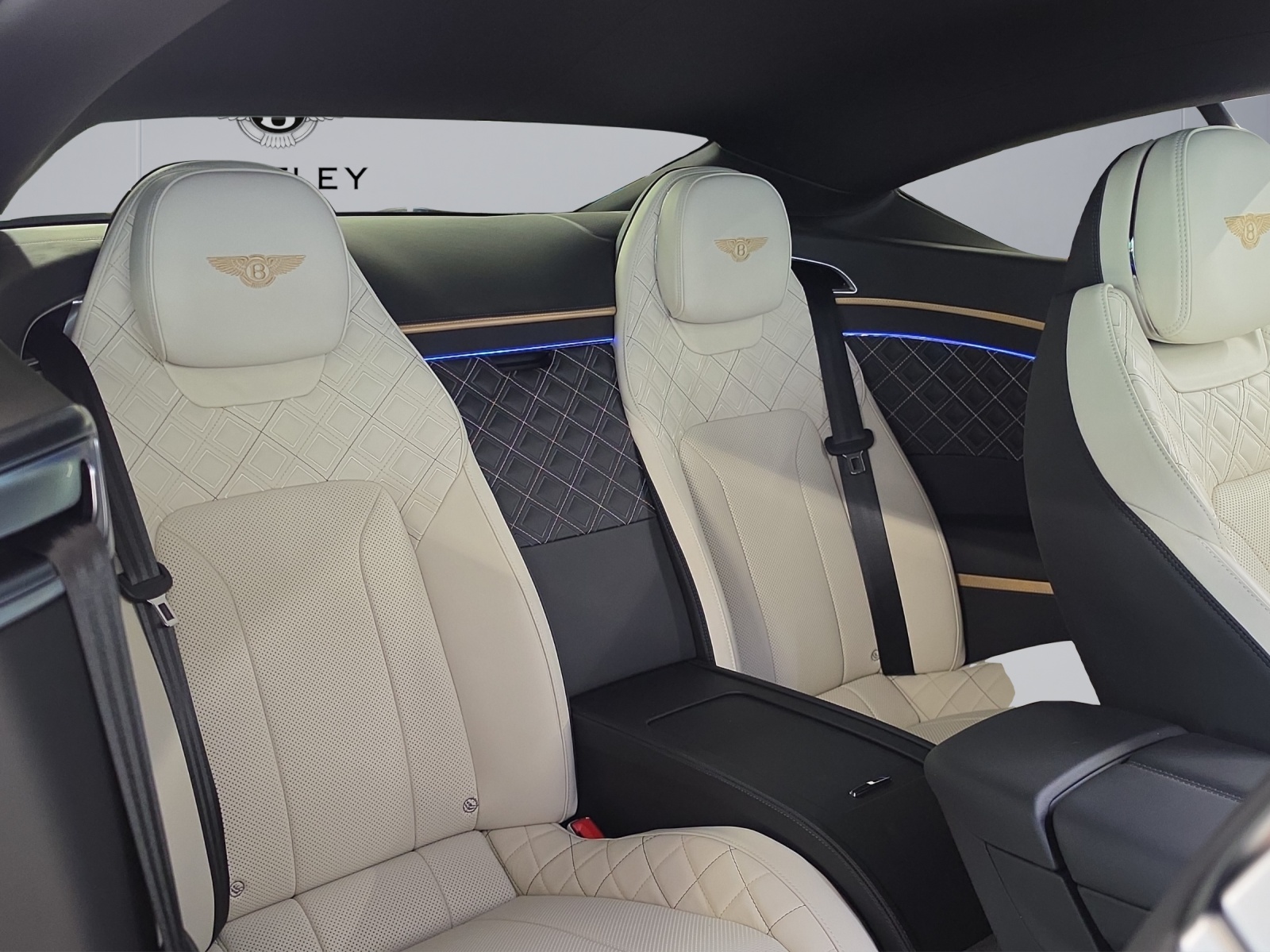 BENTLEY Continental GT 4.0 V8 Mulliner-image-9