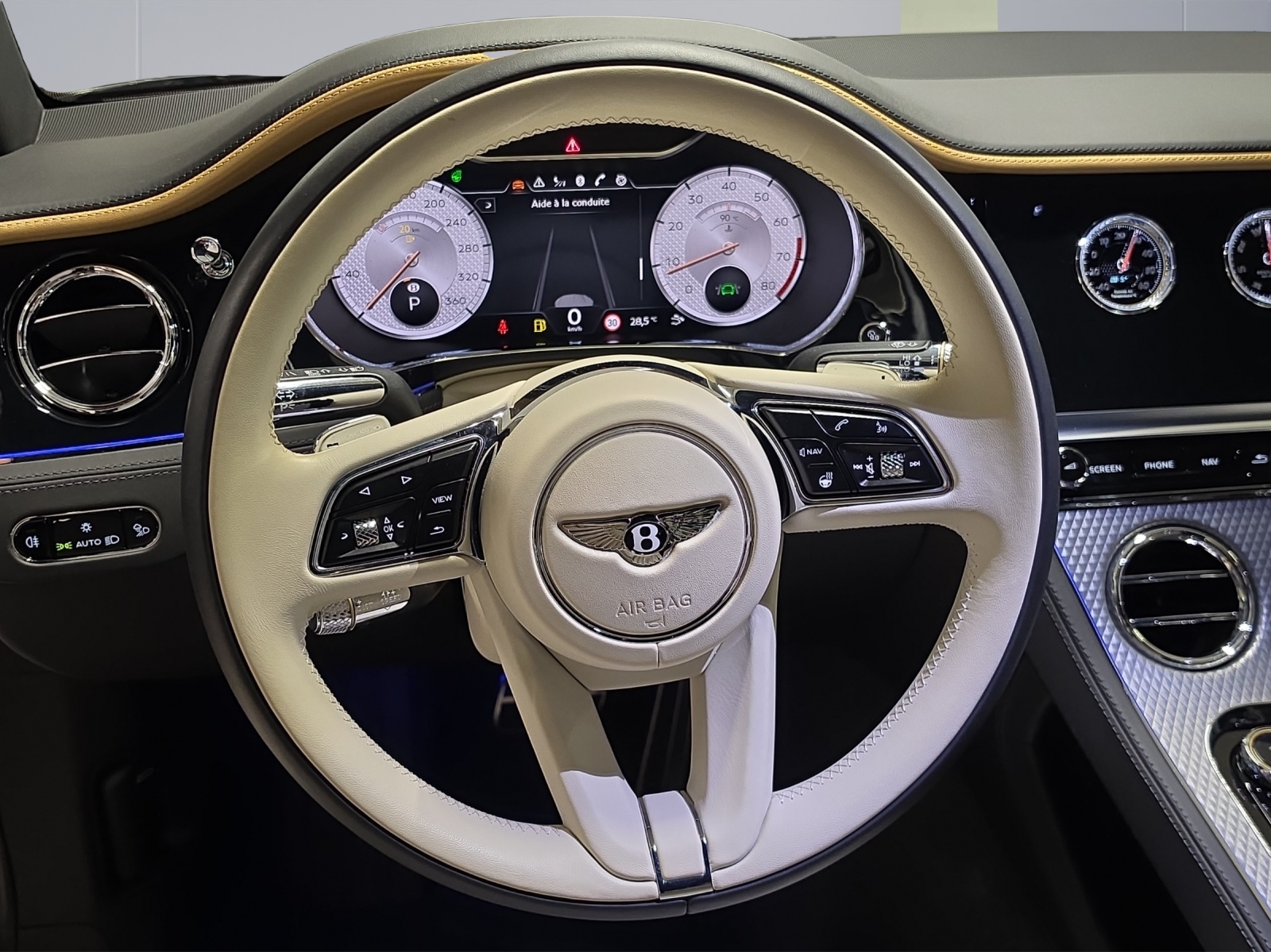 BENTLEY Continental GT 4.0 V8 Mulliner-image-11