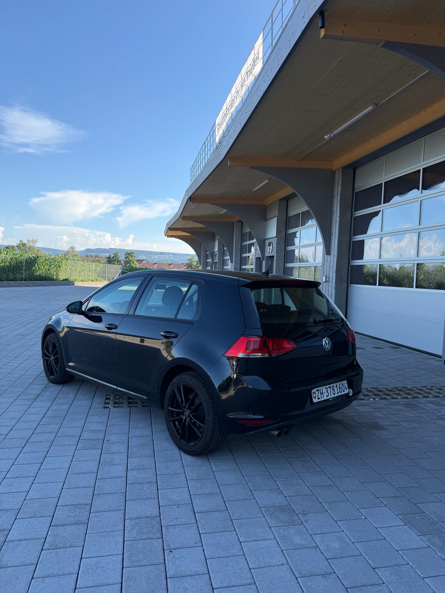 VW GOLF-image-5