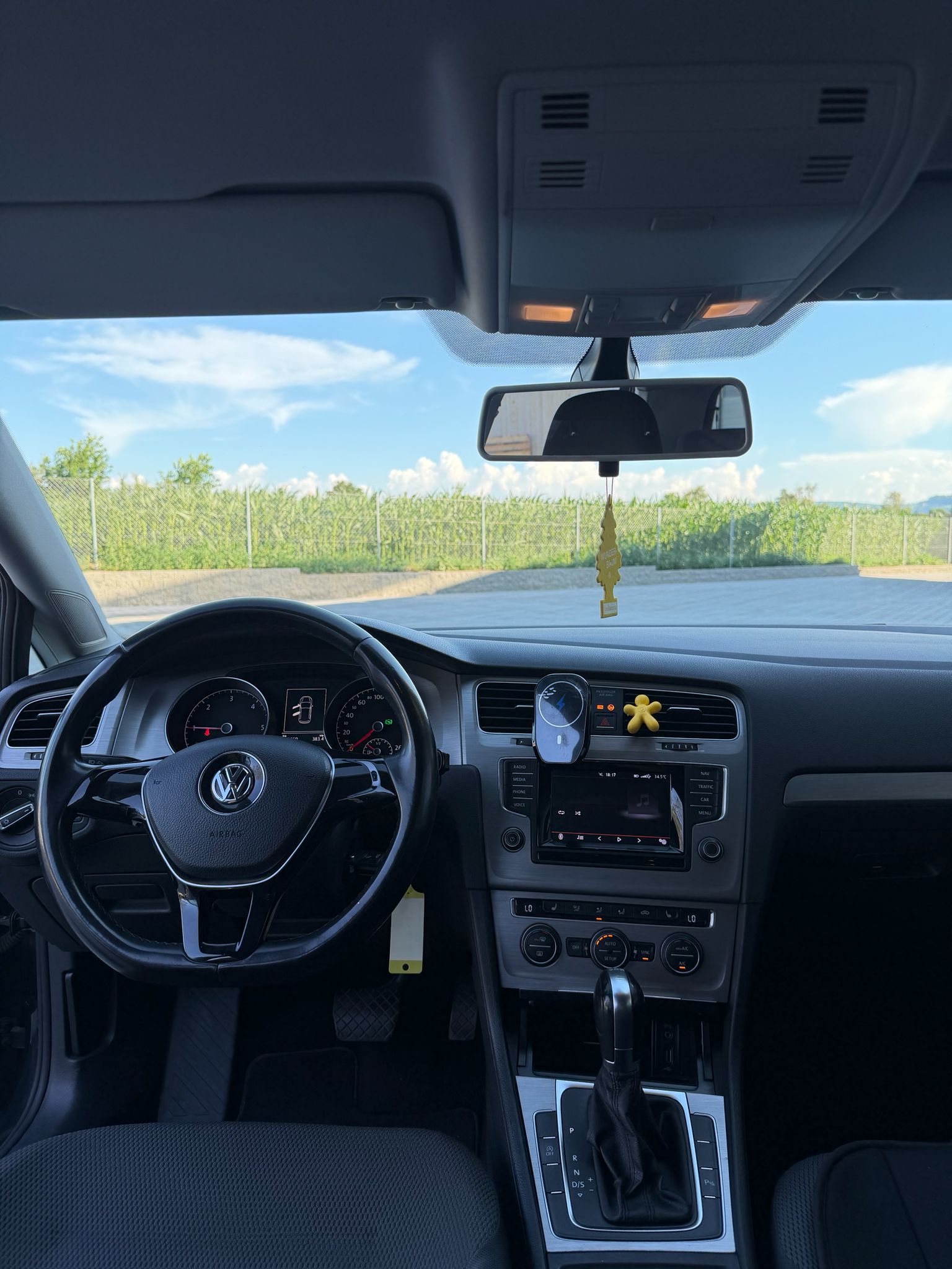 VW GOLF-image-8