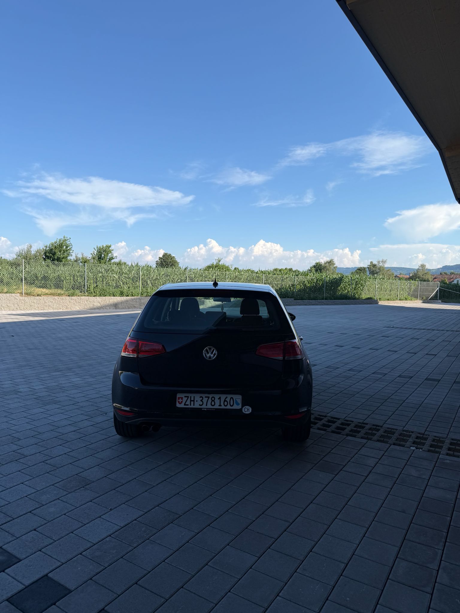 VW GOLF-image-4