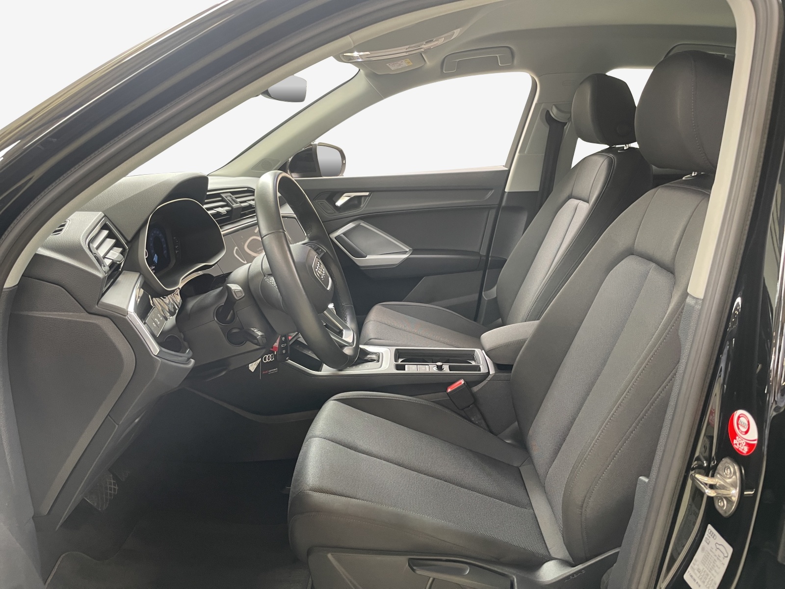 AUDI Q3 Sportback 35 TFSI Attraction S-tronic-image-7