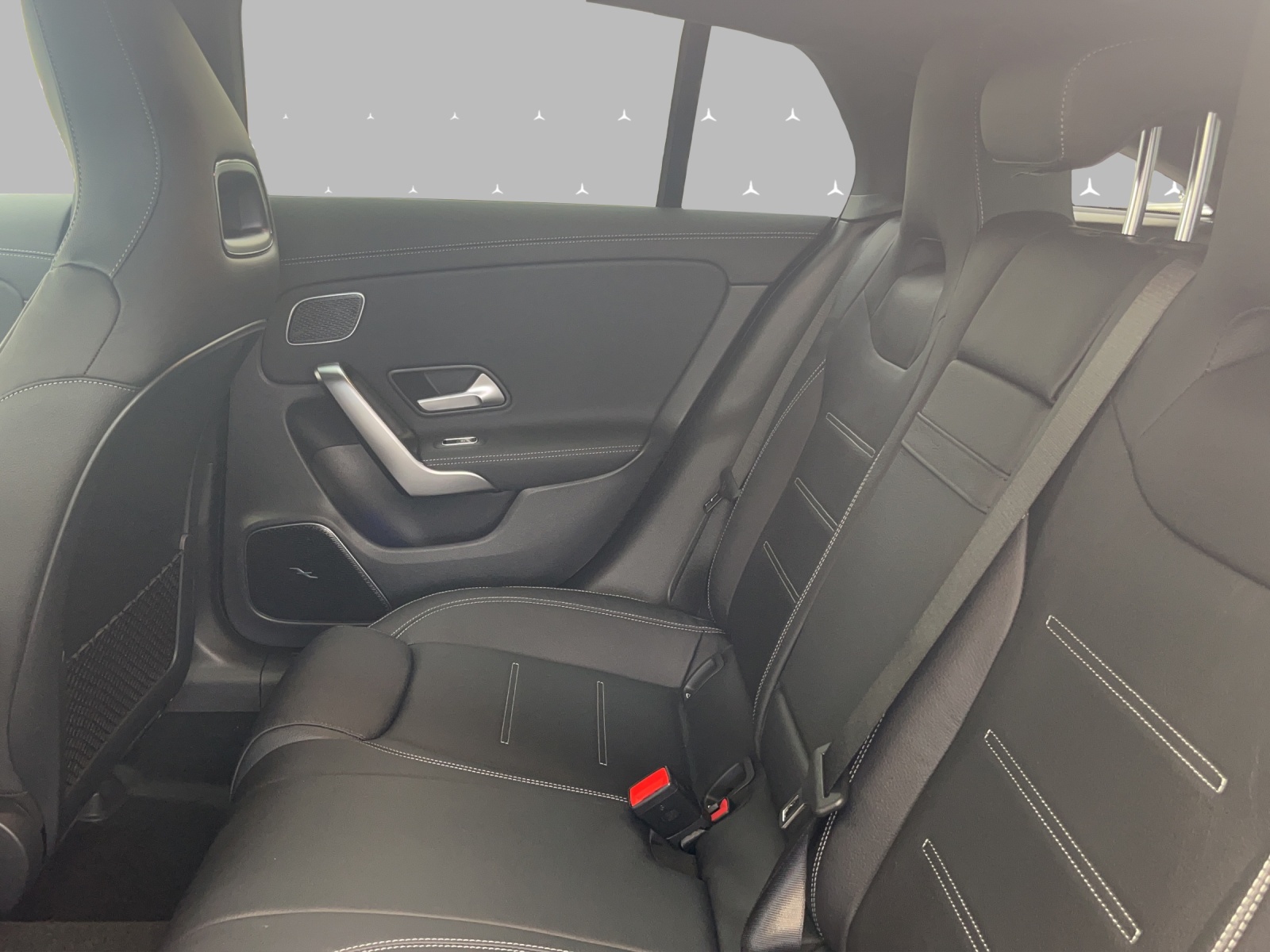 MERCEDES-BENZ CLA 35 AMG - SB - DISTRONIC / 360 Grad Kamera-image-12