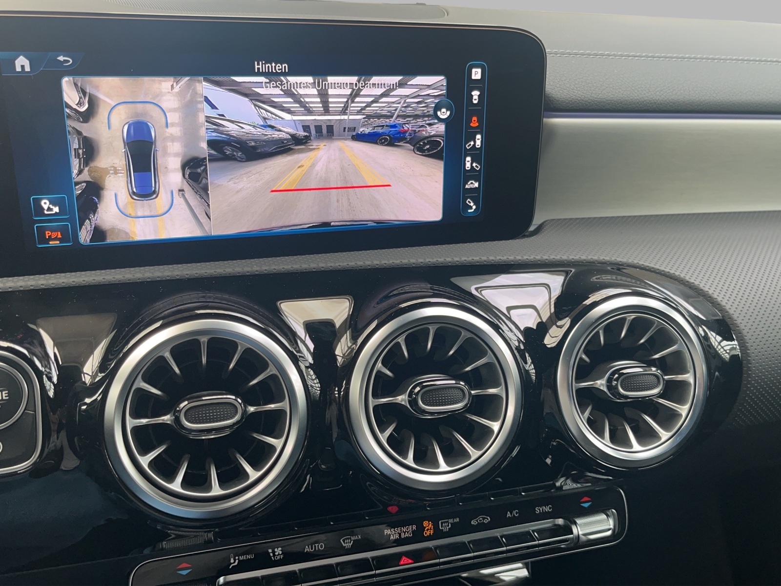 MERCEDES-BENZ CLA 35 AMG - SB - DISTRONIC / 360 Grad Kamera-image-11