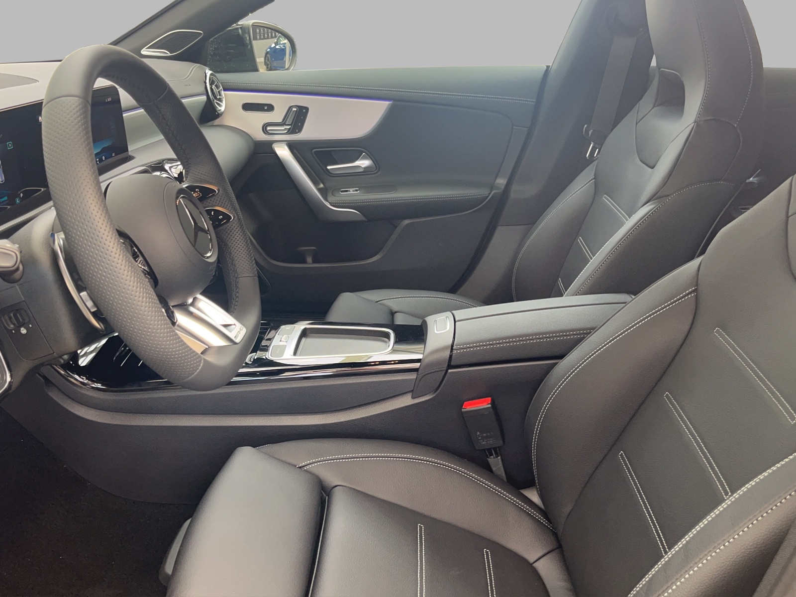 MERCEDES-BENZ CLA 35 AMG - SB - DISTRONIC / 360 Grad Kamera-image-7