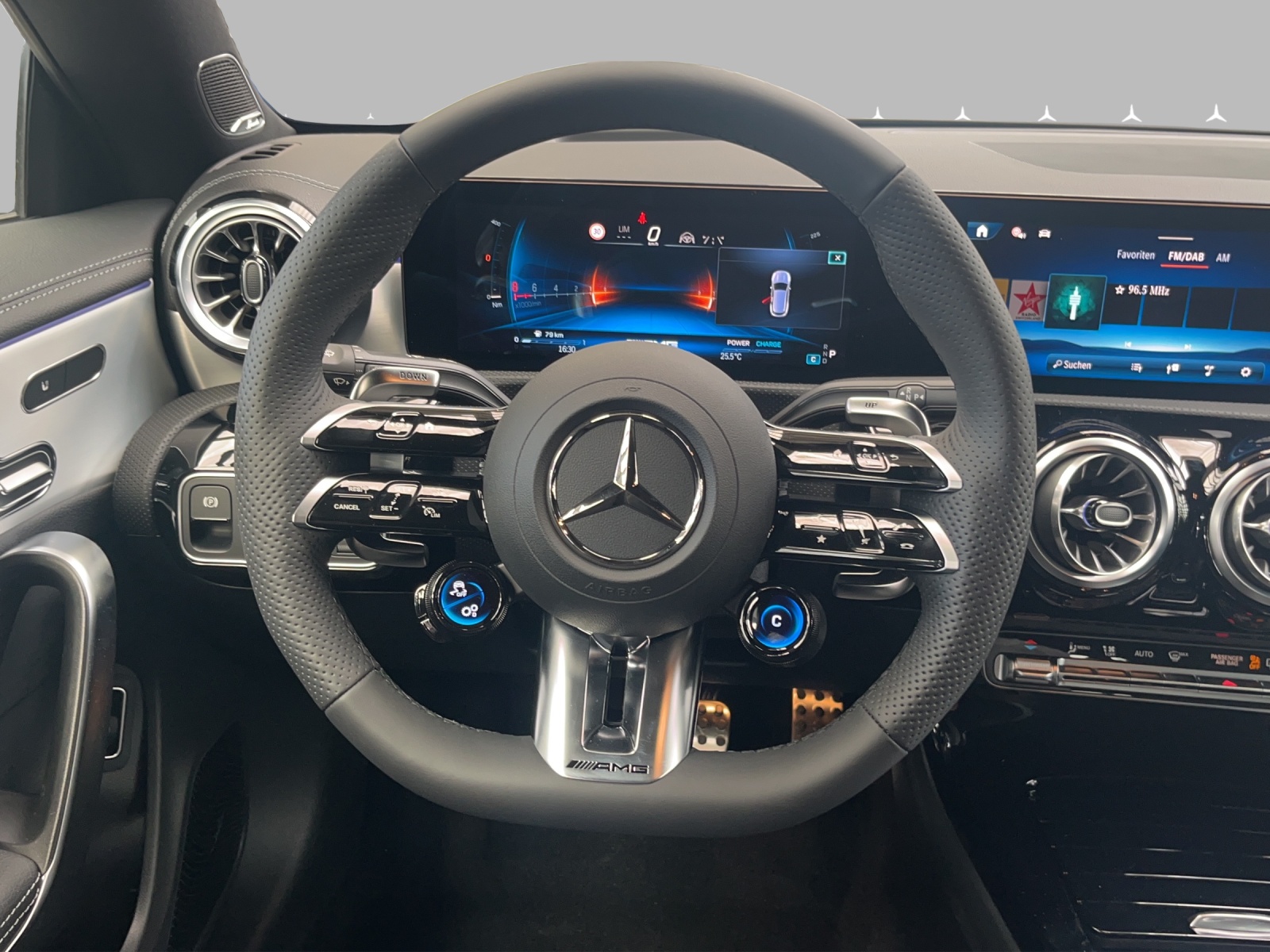 MERCEDES-BENZ CLA 35 AMG - SB - DISTRONIC / 360 Grad Kamera-image-9