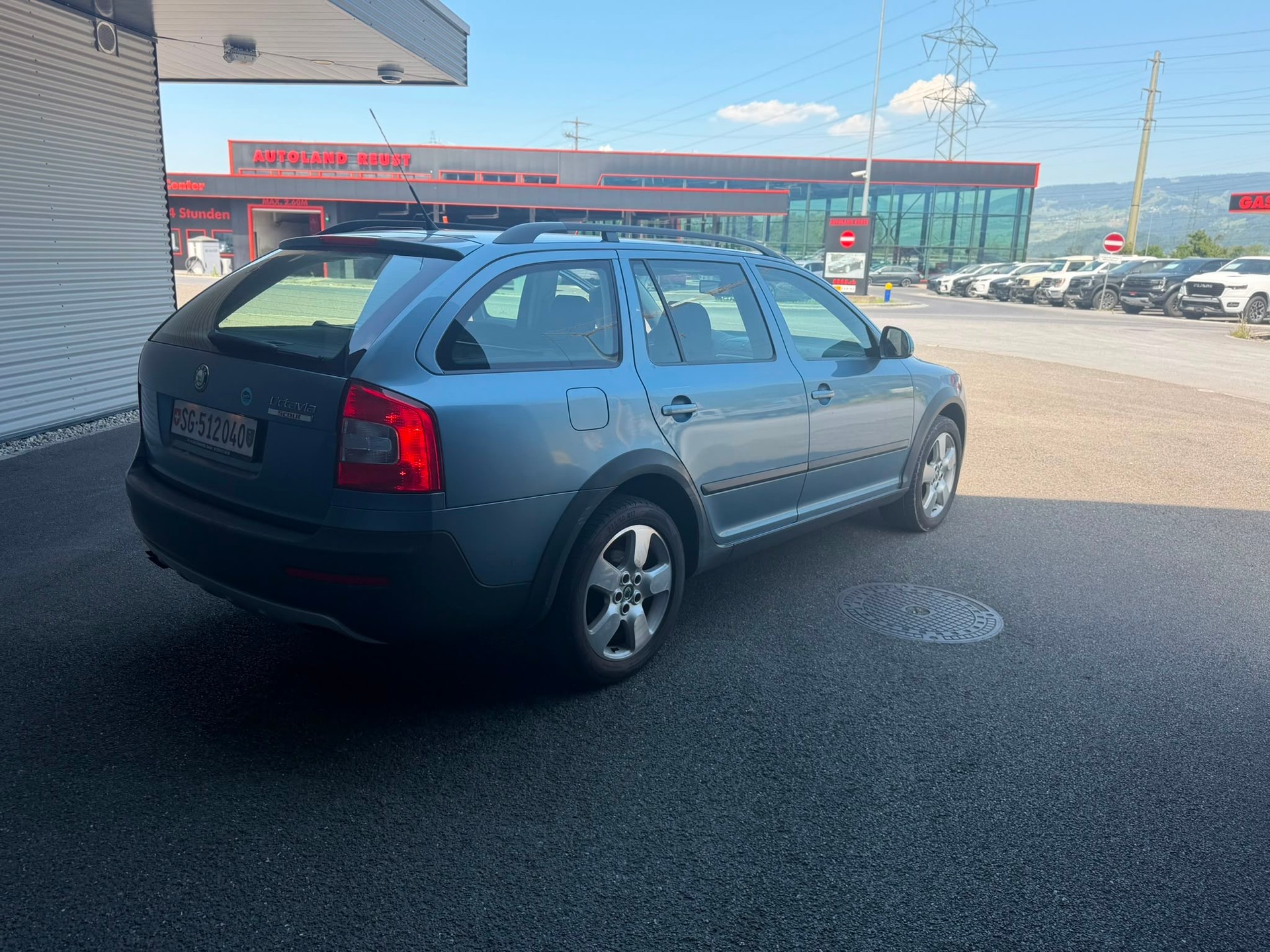 SKODA Octavia Combi 1.8 TSI Scout 4x4-image-3